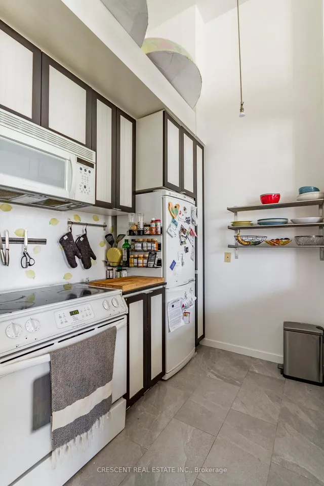 Additional property image - 915 King St Unit 208