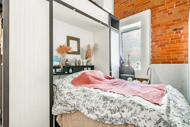 Additional property image - 915 King St Unit 208