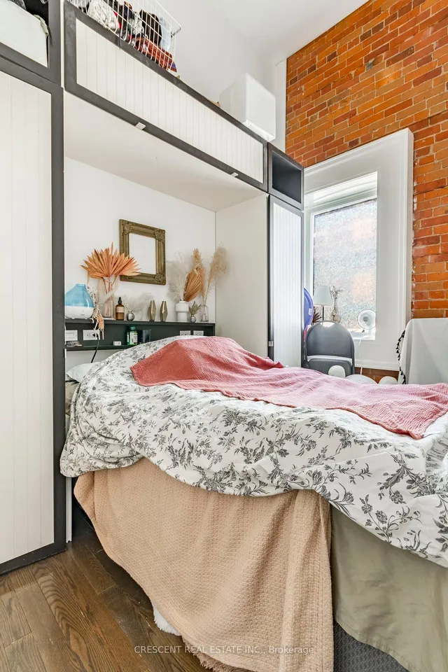 Additional property image - 915 King St Unit 208