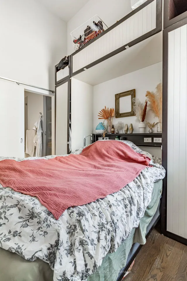 Additional property image - 915 King St Unit 208