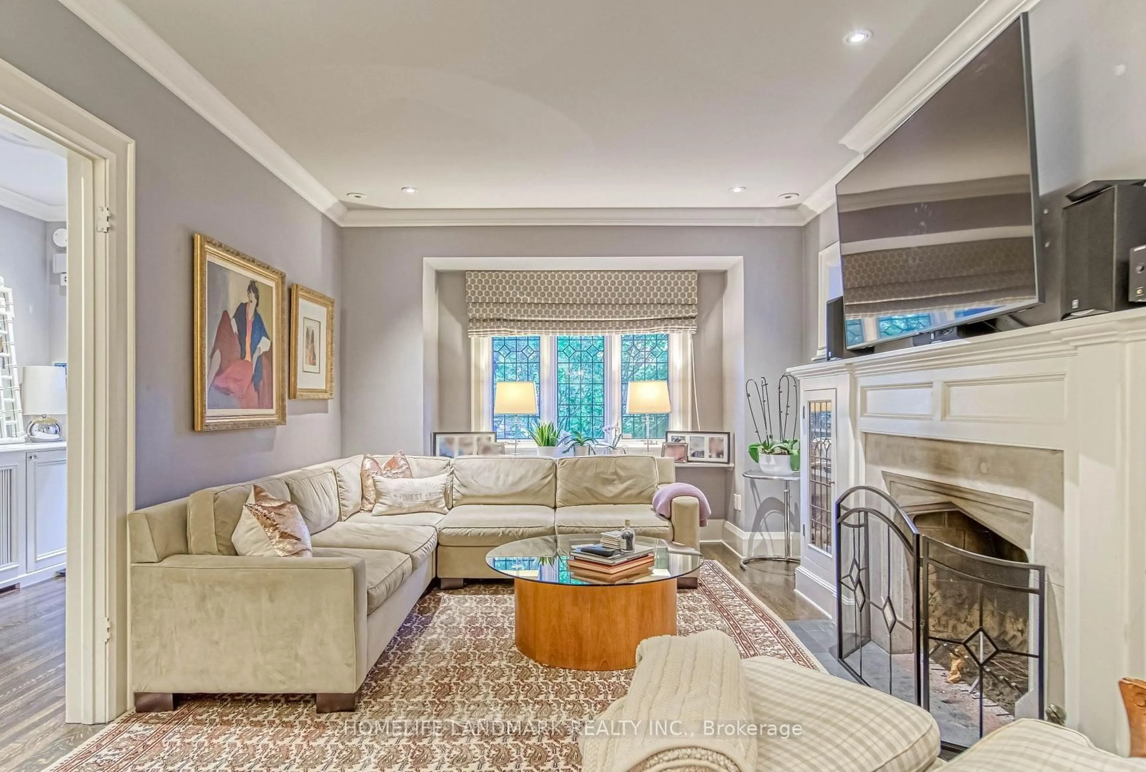 Living room with furniture, unknown for 428 Castlefield Ave, Toronto Ontario M5N 1L5