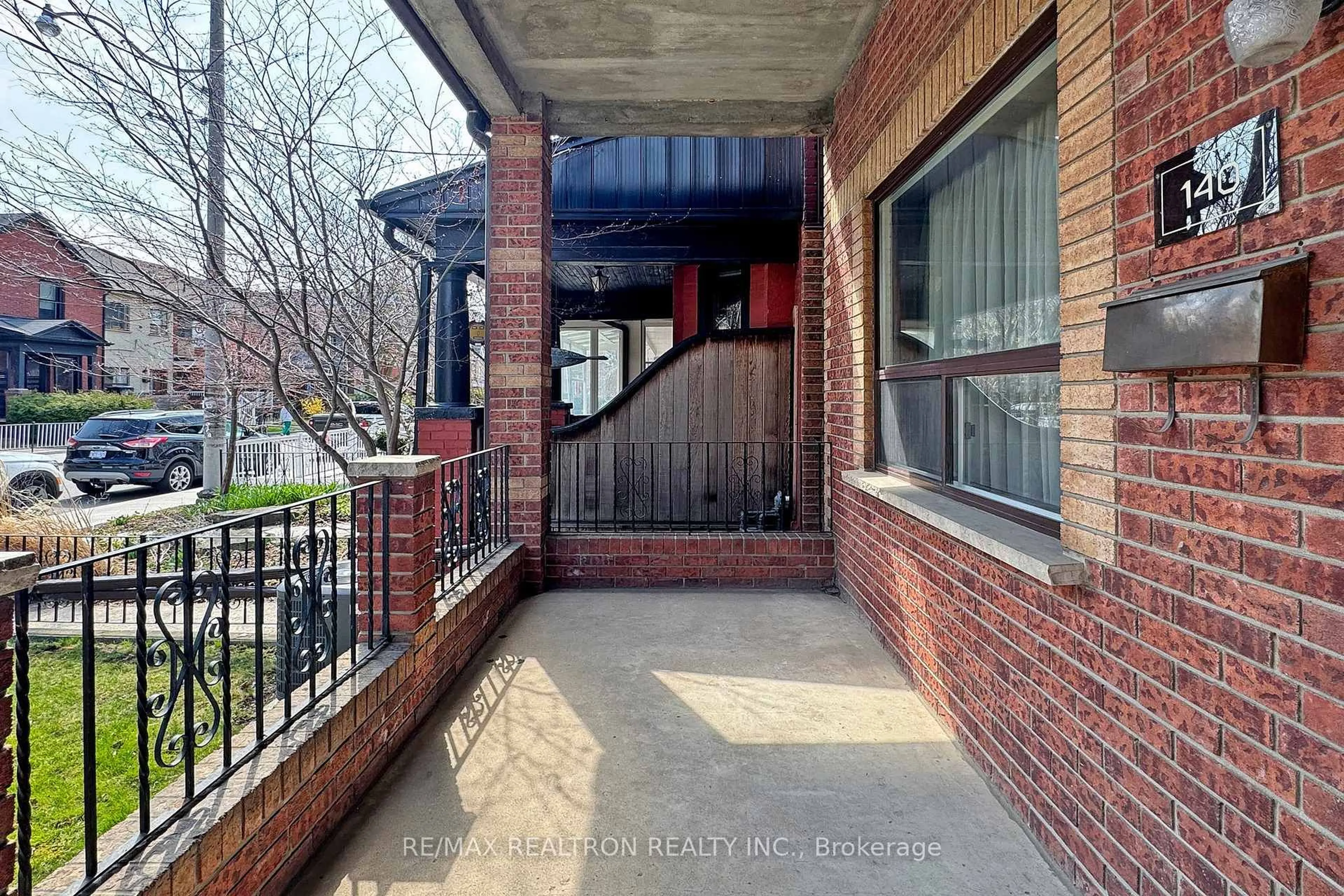 Patio, street for 140 Lisgar St, Toronto Ontario M6J 3G3