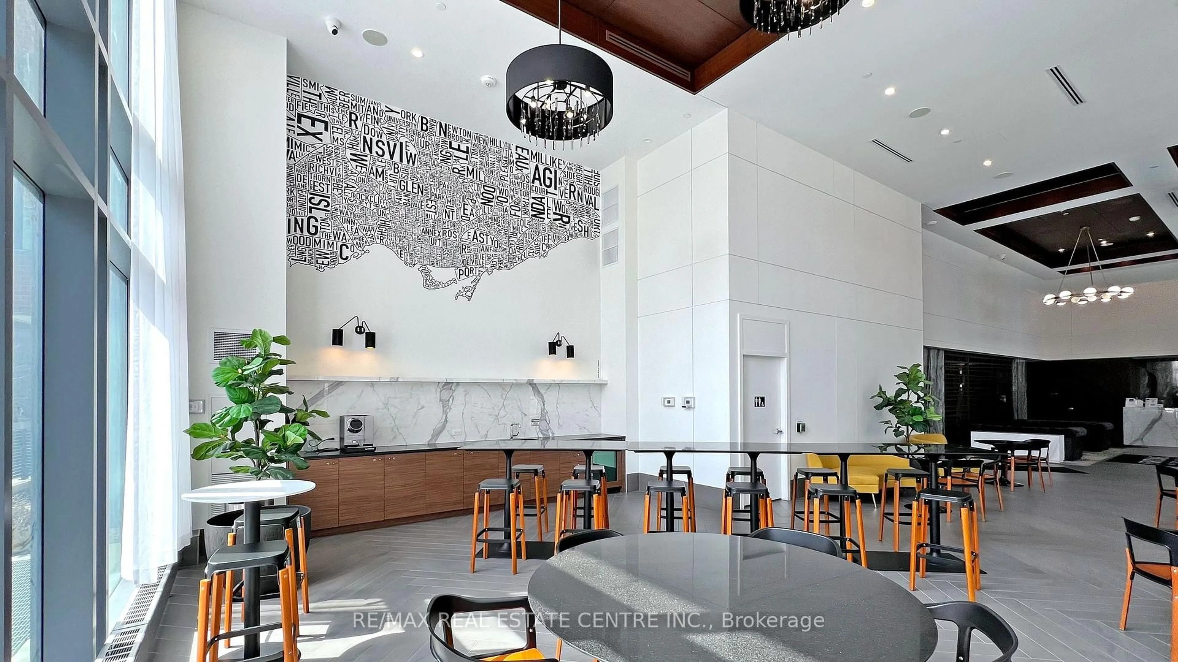Lobby for 38 Iannuzzi St #2506, Toronto Ontario M5V 0S2