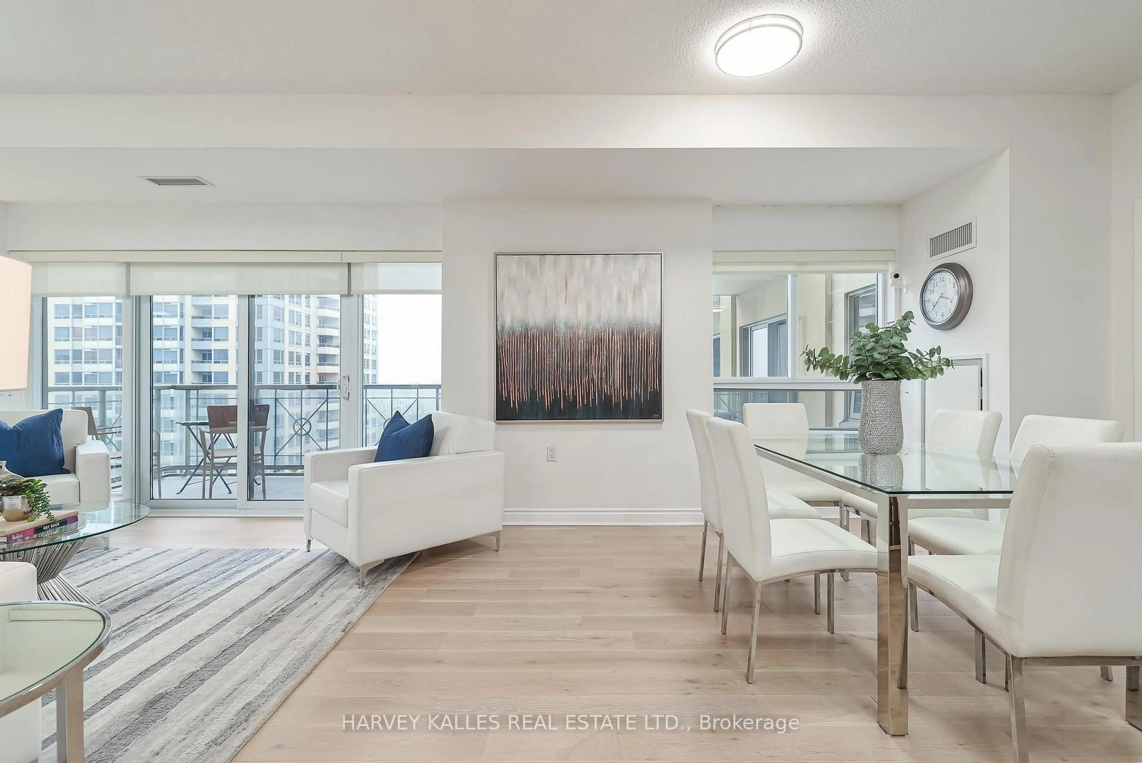Living room with furniture, unknown for 12 Rean Dr #811, Toronto Ontario M2K 3C6