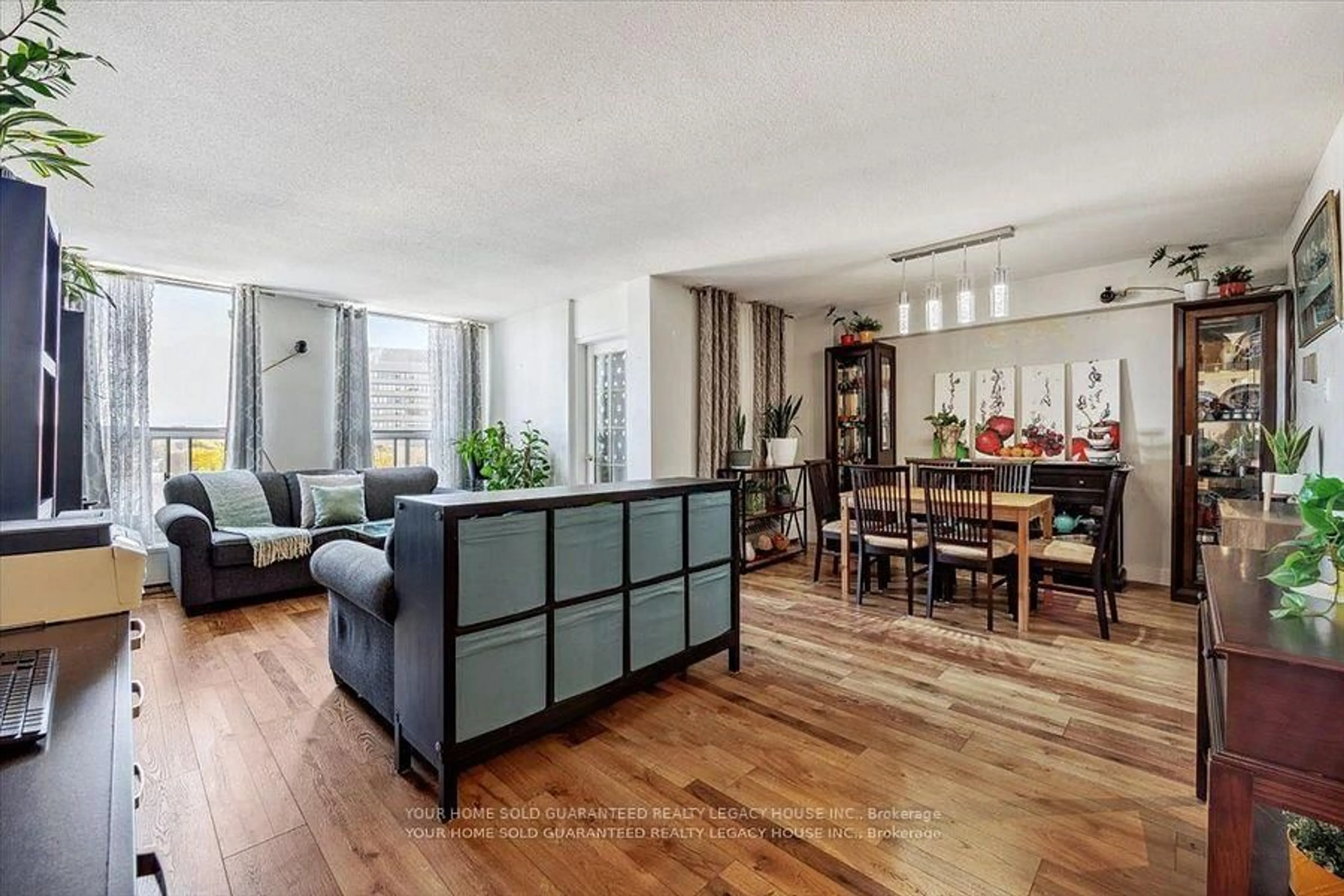 Living room with furniture, unknown for 130 Neptune Dr #607, Toronto Ontario M6A 1X5