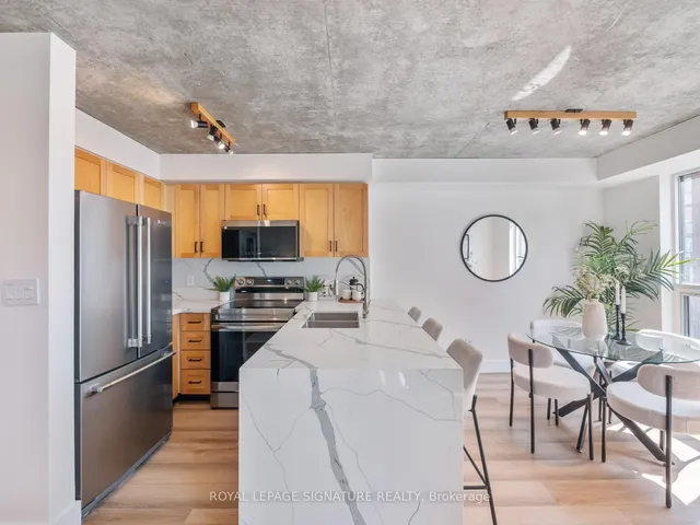 Additional property image - 800 King St Unit 609