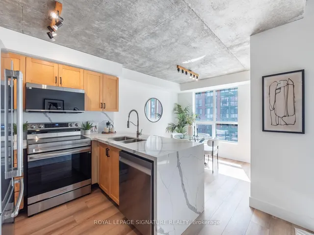 Additional property image - 800 King St Unit 609