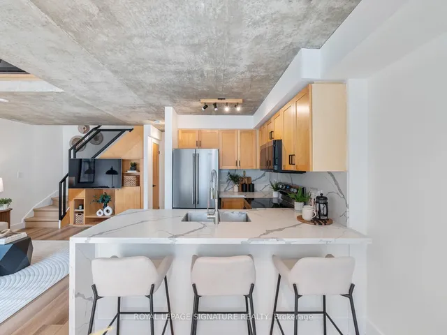 Additional property image - 800 King St Unit 609