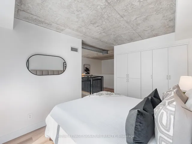 Additional property image - 800 King St Unit 609