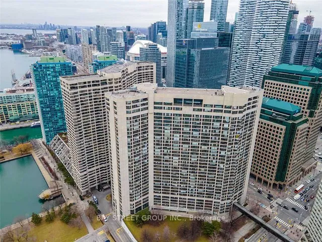 Additional property image - 33 Harbour Sq Unit 3019
