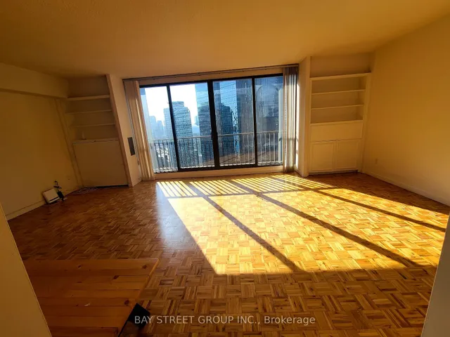 Additional property image - 33 Harbour Sq Unit 3019