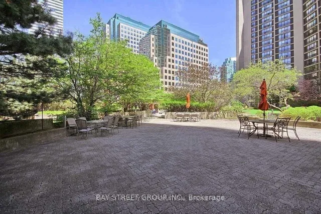 Additional property image - 33 Harbour Sq Unit 3019