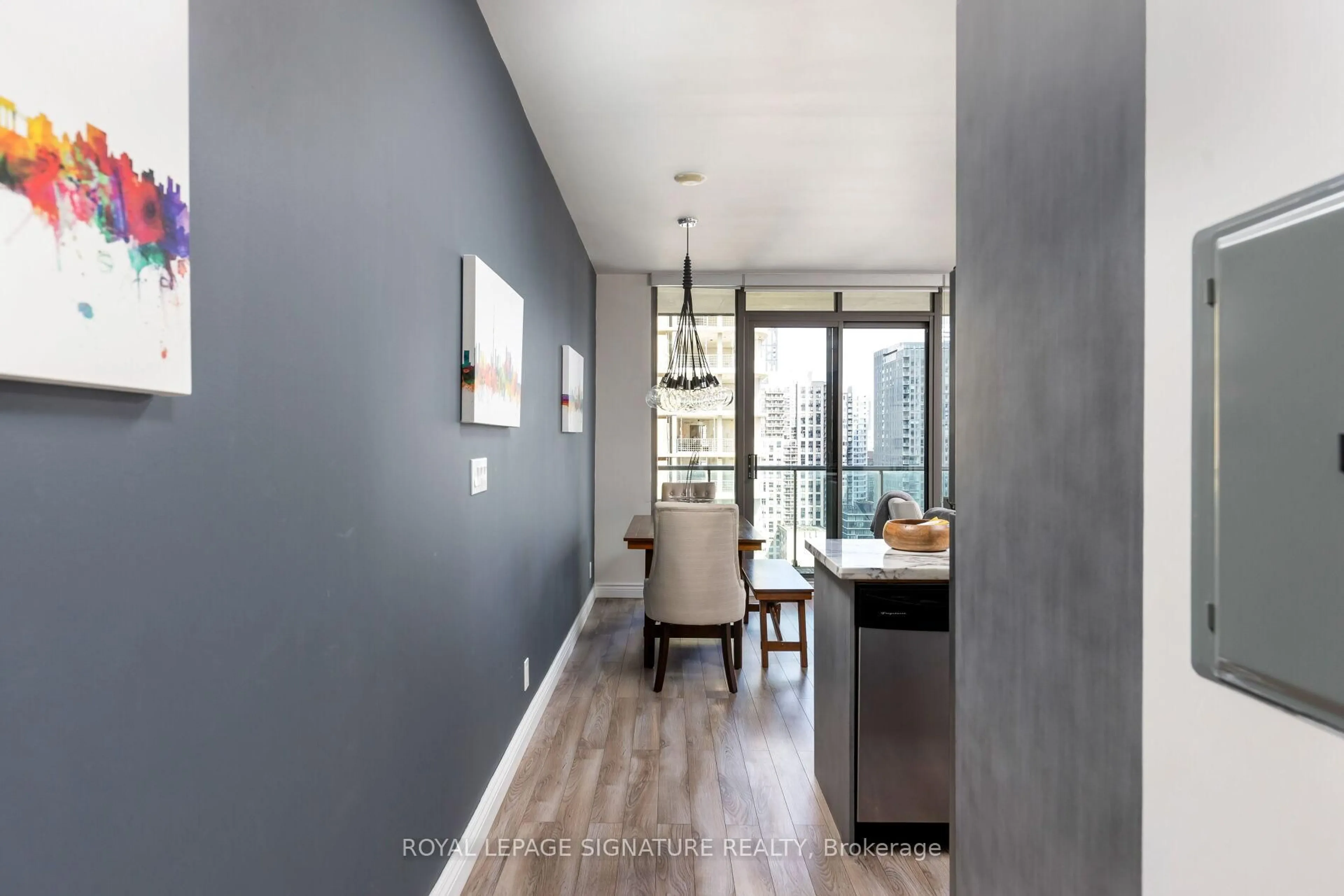Indoor entryway for 33 Lombard St #2006, Toronto Ontario M5C 3H8