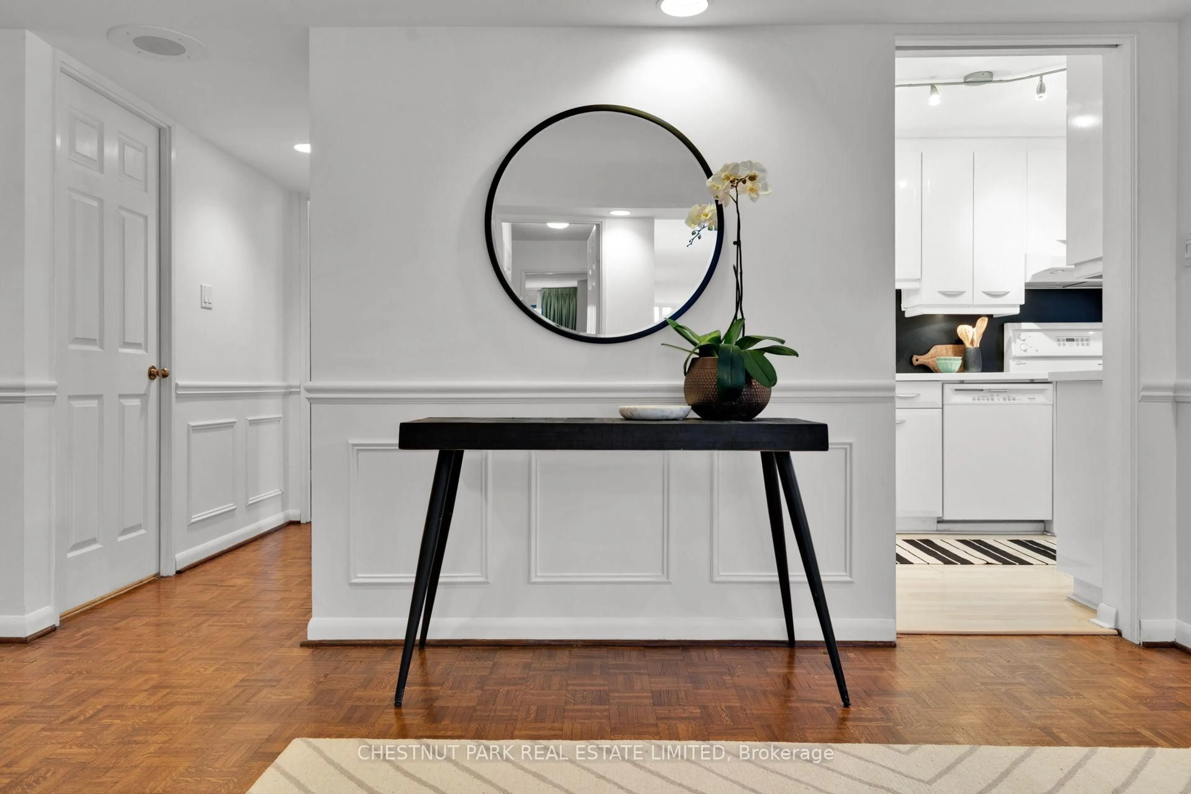 Indoor entryway for 278 Bloor St #410, Toronto Ontario M4W 3M4