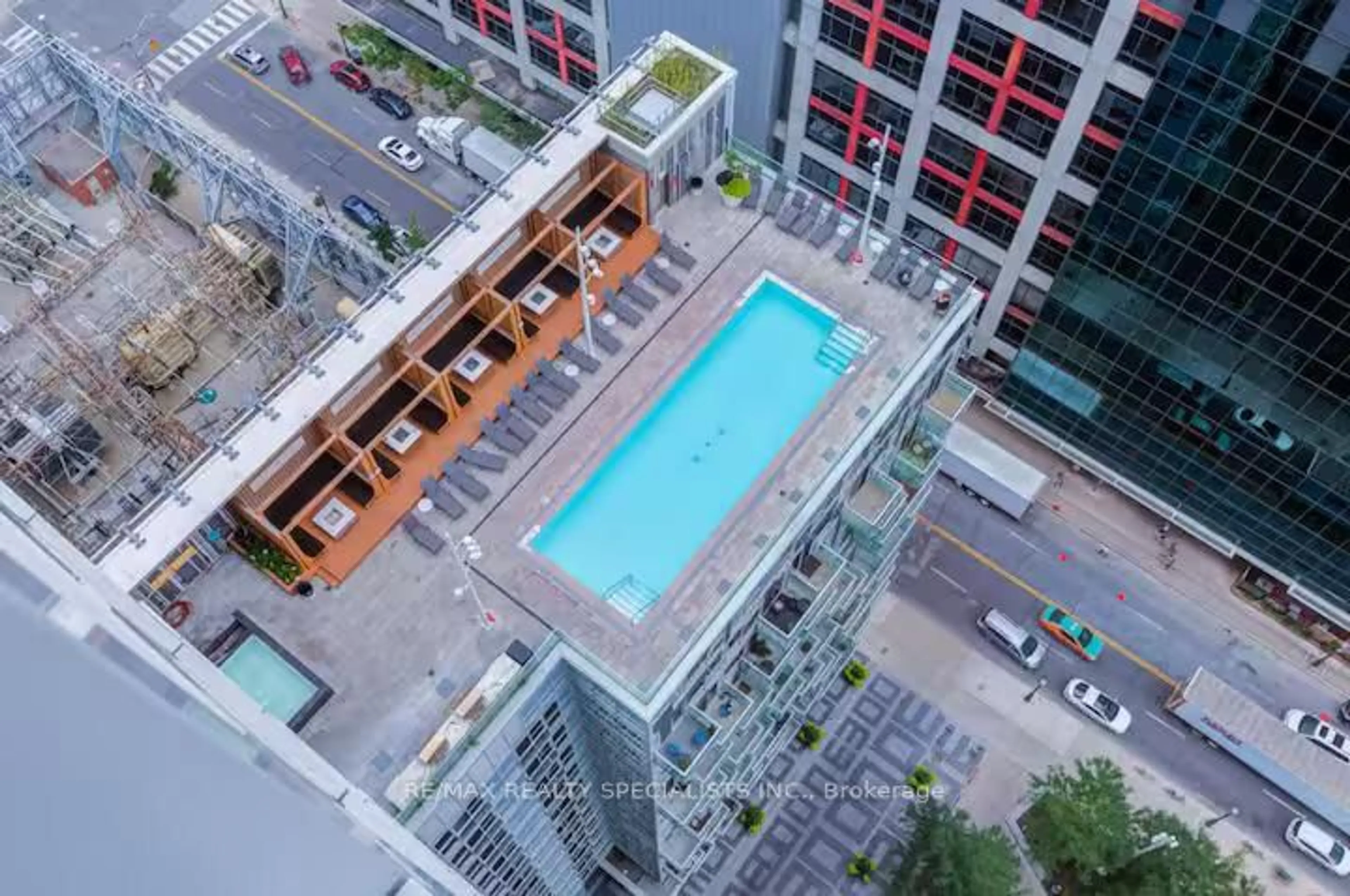 Pool for 300 Front St #304, Toronto Ontario M5V 0E9