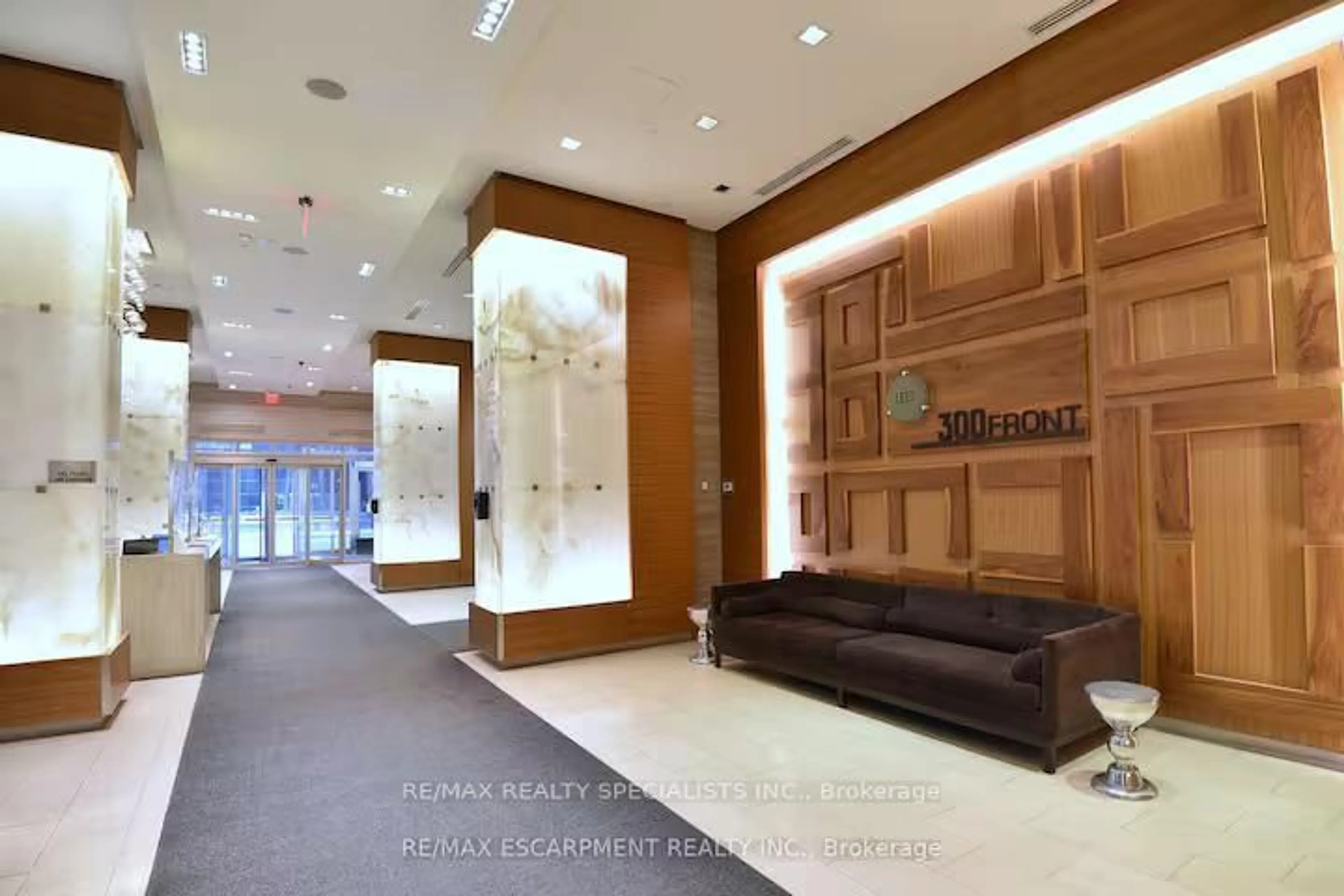 Indoor foyer for 300 Front St #304, Toronto Ontario M5V 0E9