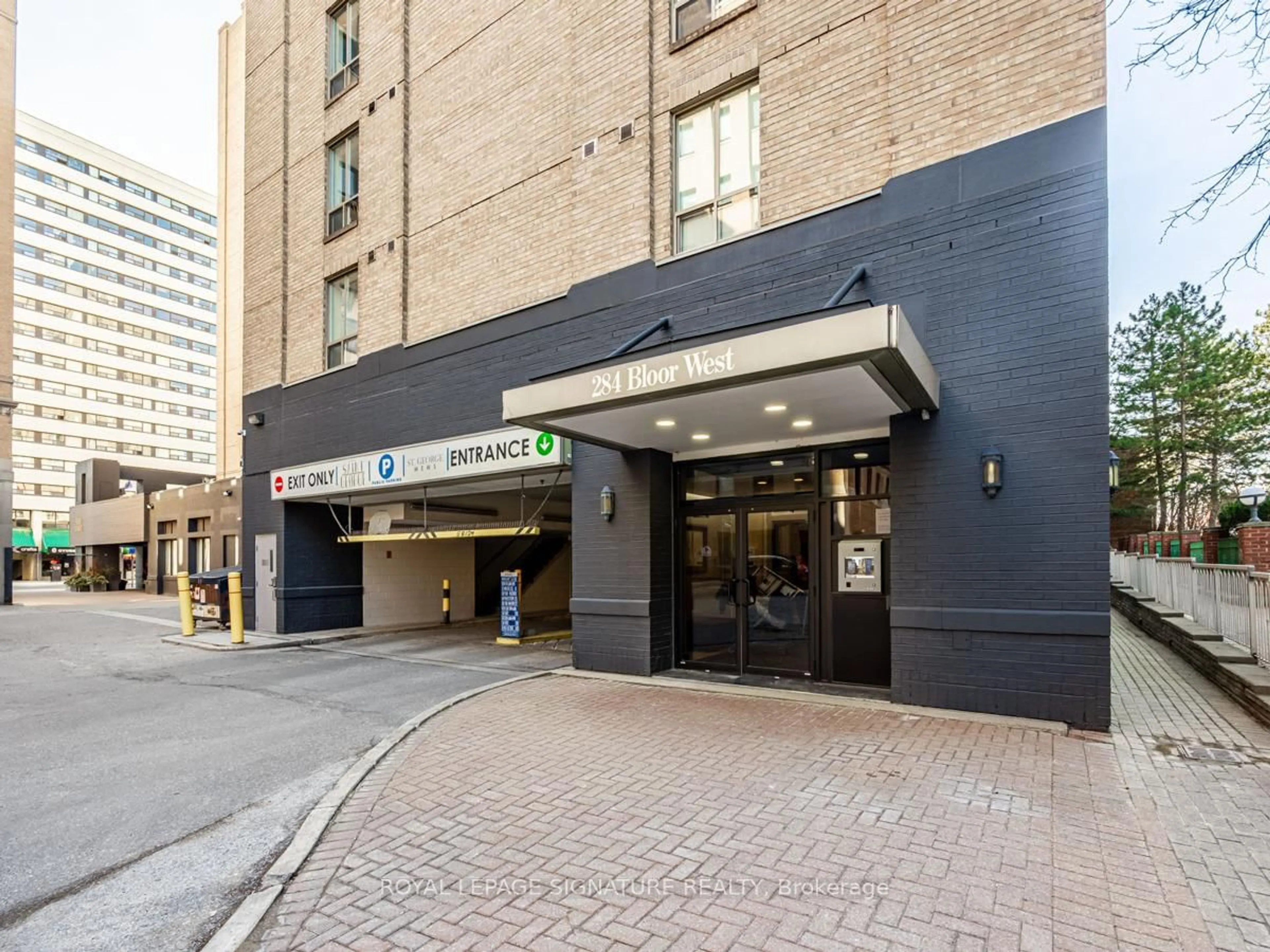 Indoor foyer for 284 Bloor St #1005, Toronto Ontario M5S 3B8