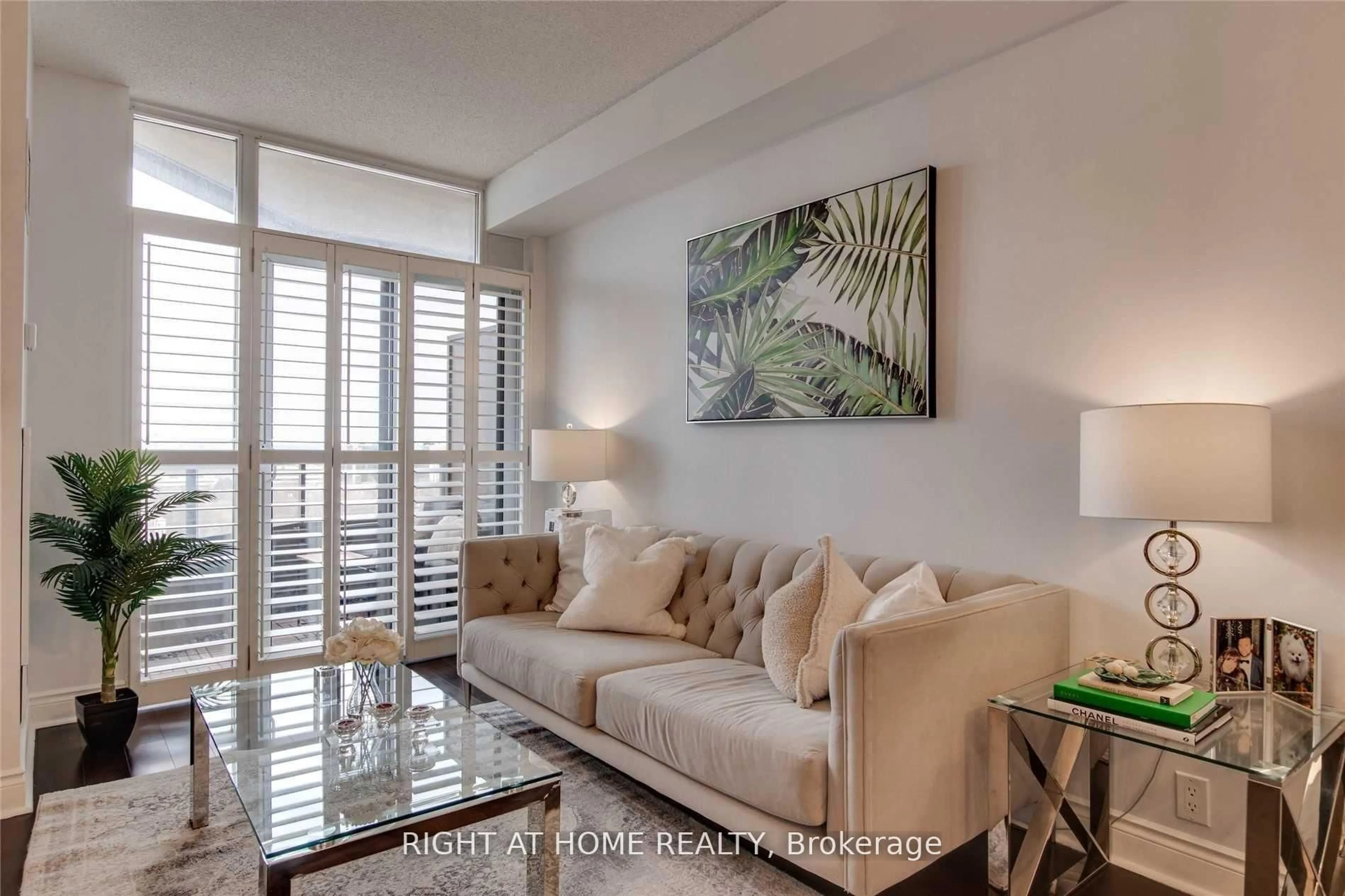 Living room with furniture, unknown for 80 Harrison Garden Blvd #1428, Toronto Ontario M2N 7E3