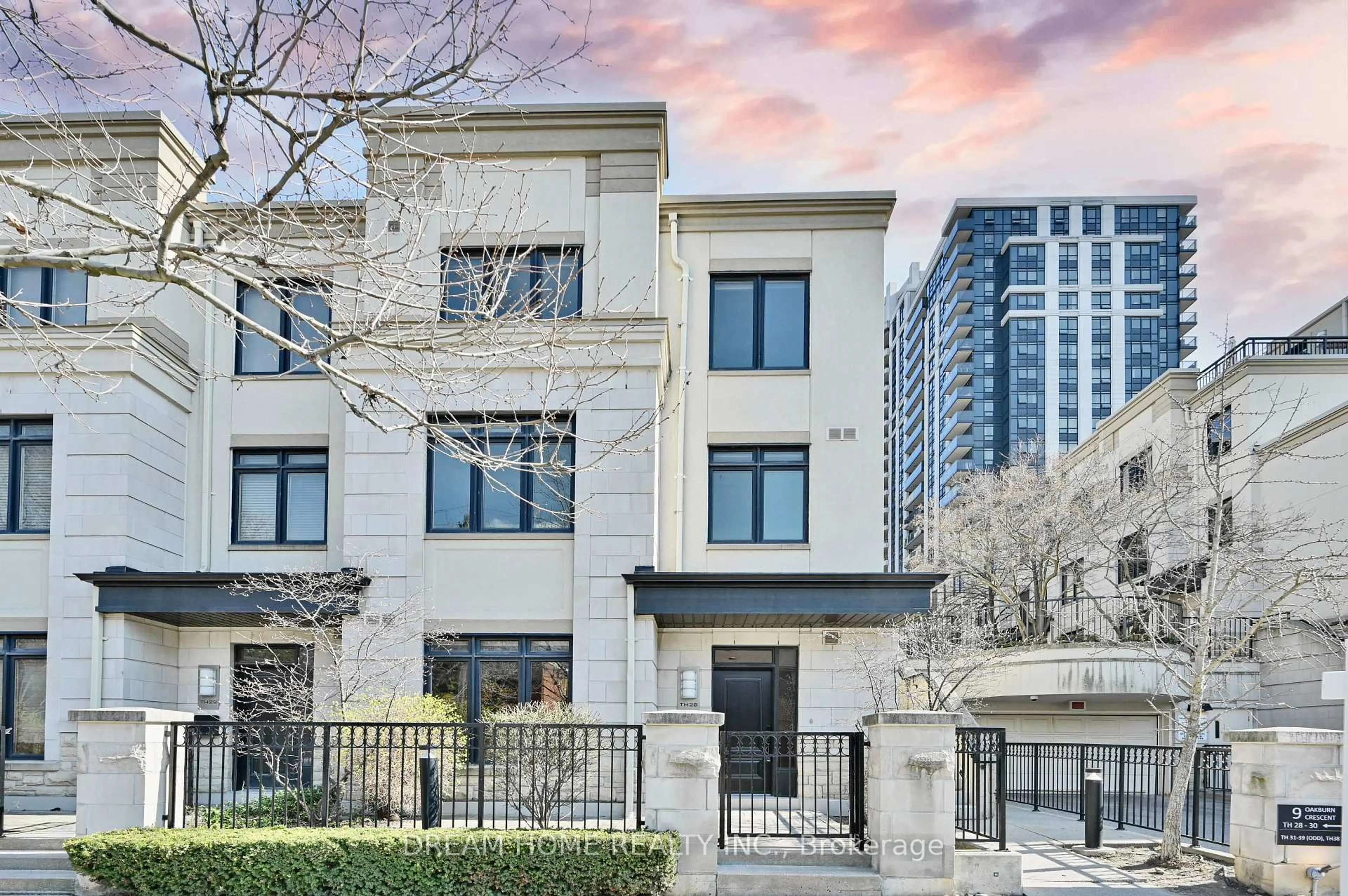 Home with brick exterior material, unknown for 9 Oakburn Cres #Th 28, Toronto Ontario M2N 2T5