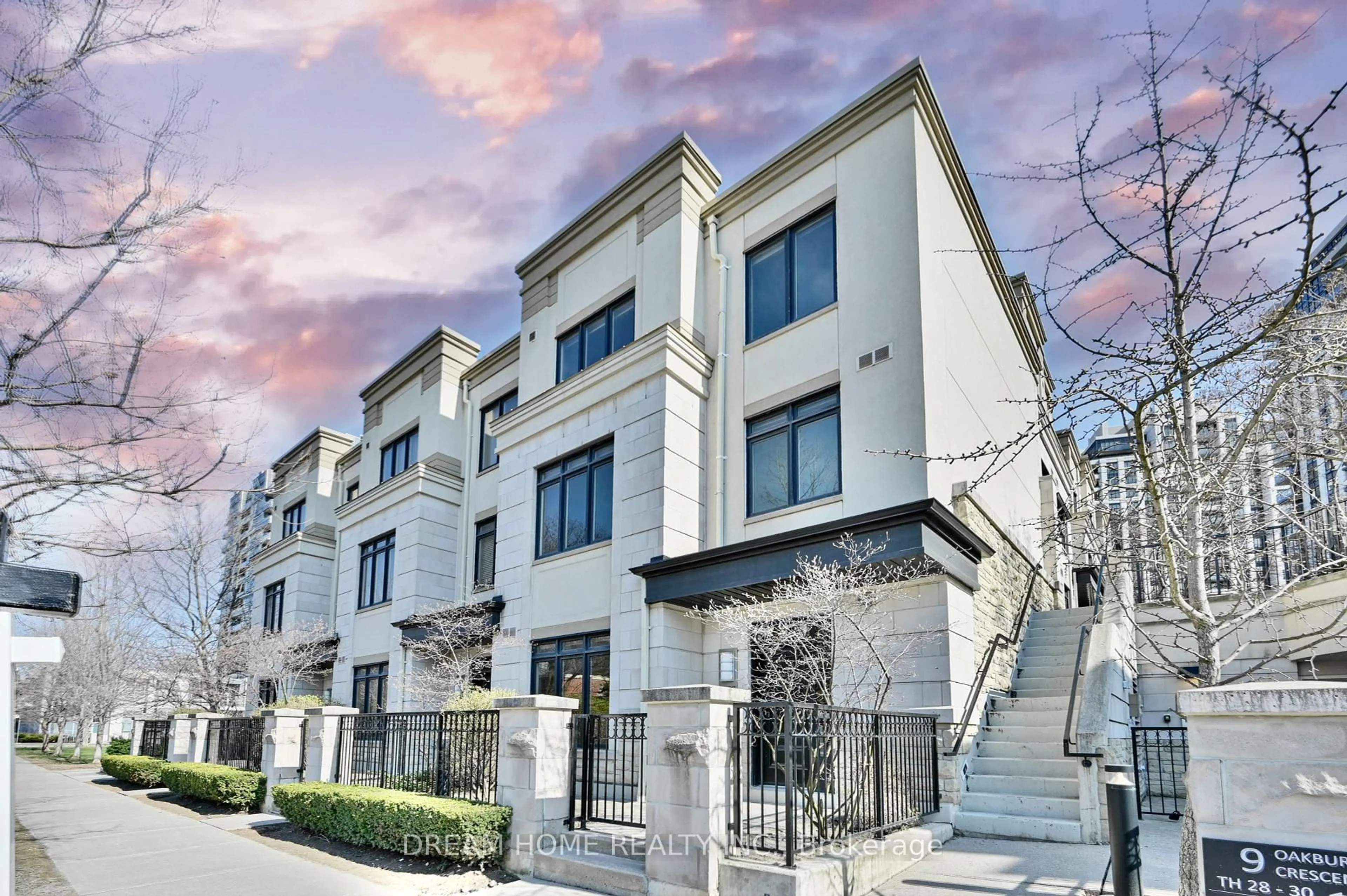 Unknown for 9 Oakburn Cres #Th 28, Toronto Ontario M2N 2T5