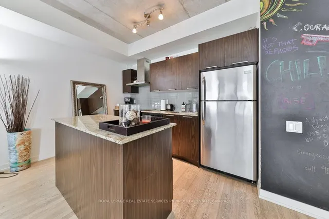 Additional property image - 650 King St Unit 207