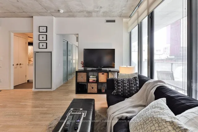 Additional property image - 650 King St Unit 207