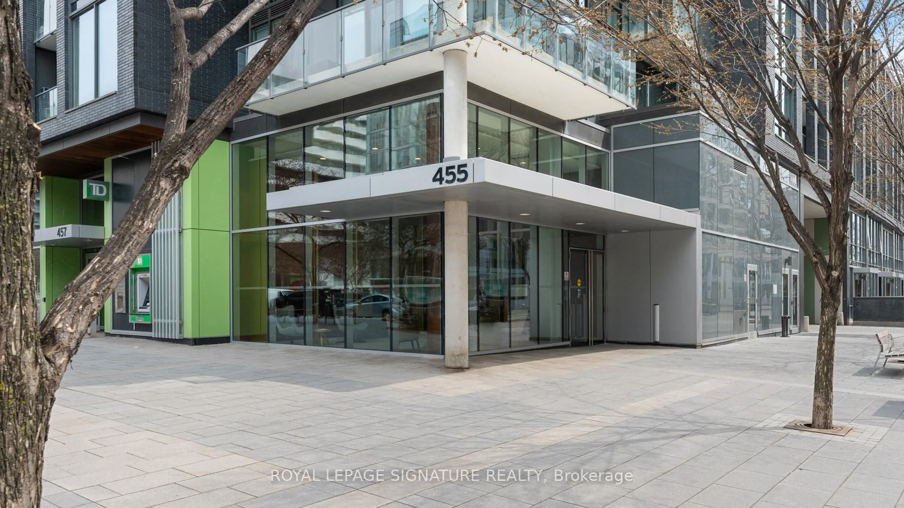 Indoor foyer for 455 Front St #N806, Toronto Ontario M5A 0G2