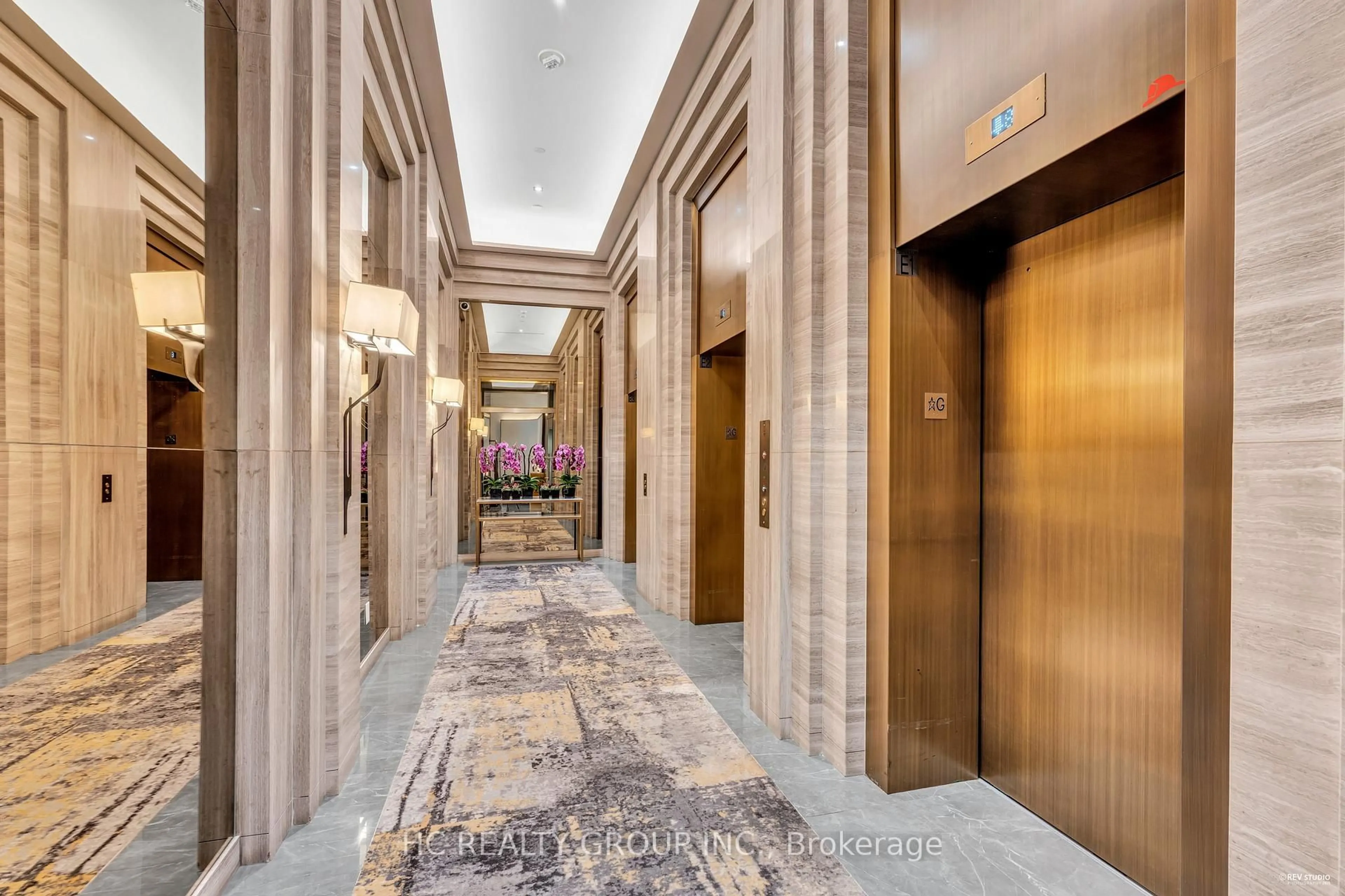 Indoor foyer for 88 Cumberland St #908, Toronto Ontario M5R 0C8