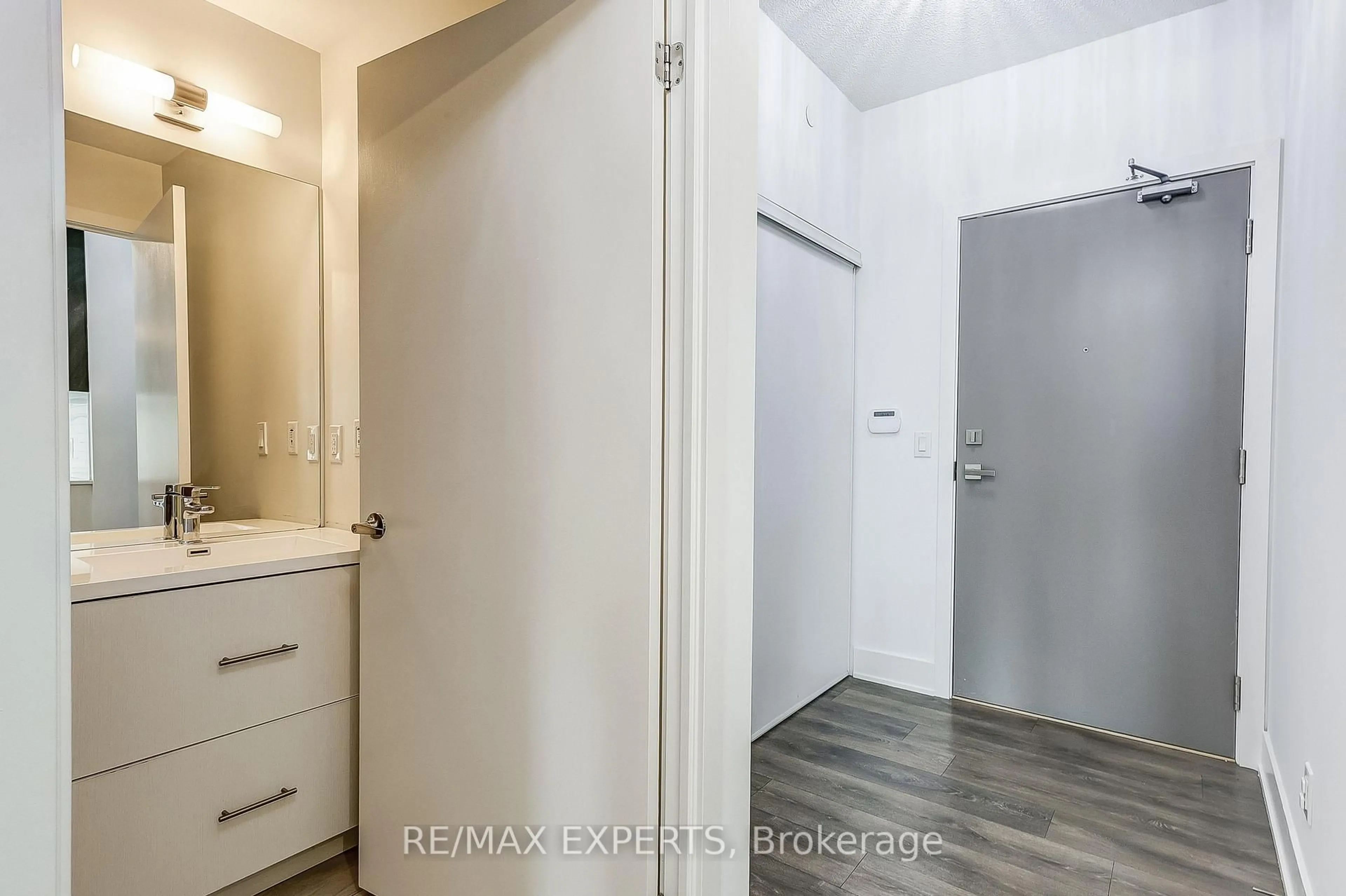 A pic of a room for 188 Fairview Mall Dr #1011, Toronto Ontario M2J 0H7
