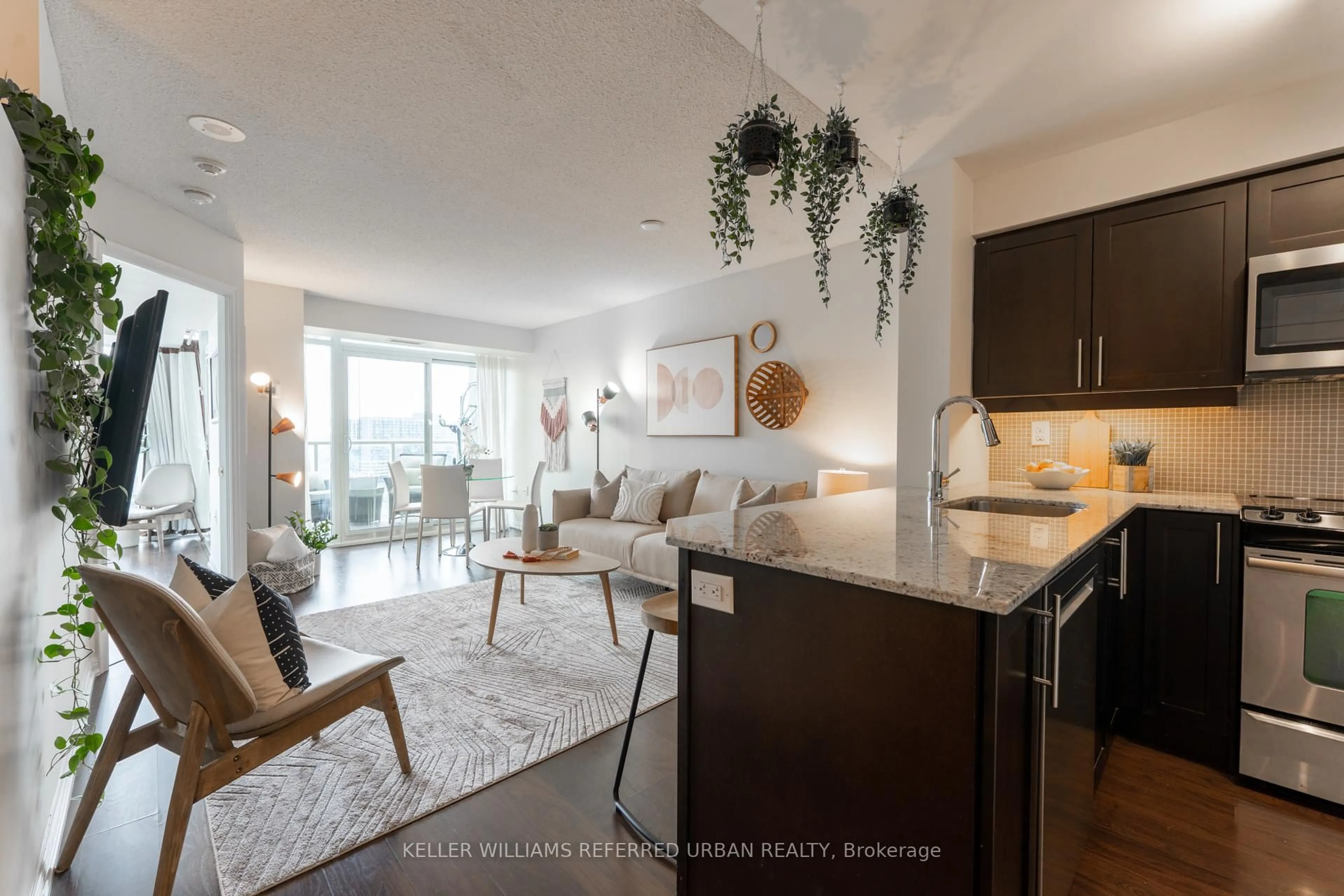 Open concept kitchen, unknown for 125 Western Battery Rd #1813, Toronto Ontario M6K 3R8