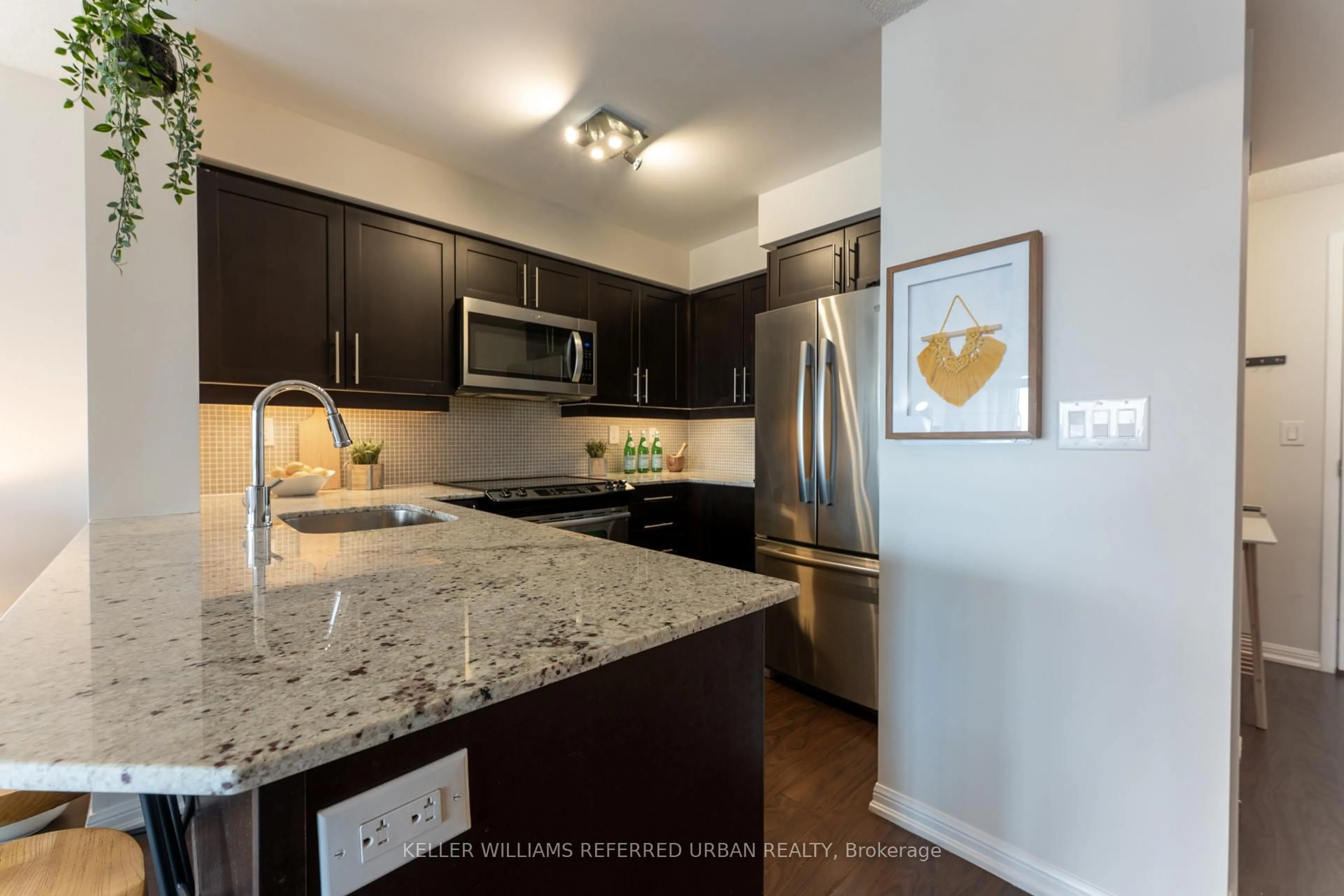 Open concept kitchen, unknown for 125 Western Battery Rd #1813, Toronto Ontario M6K 3R8