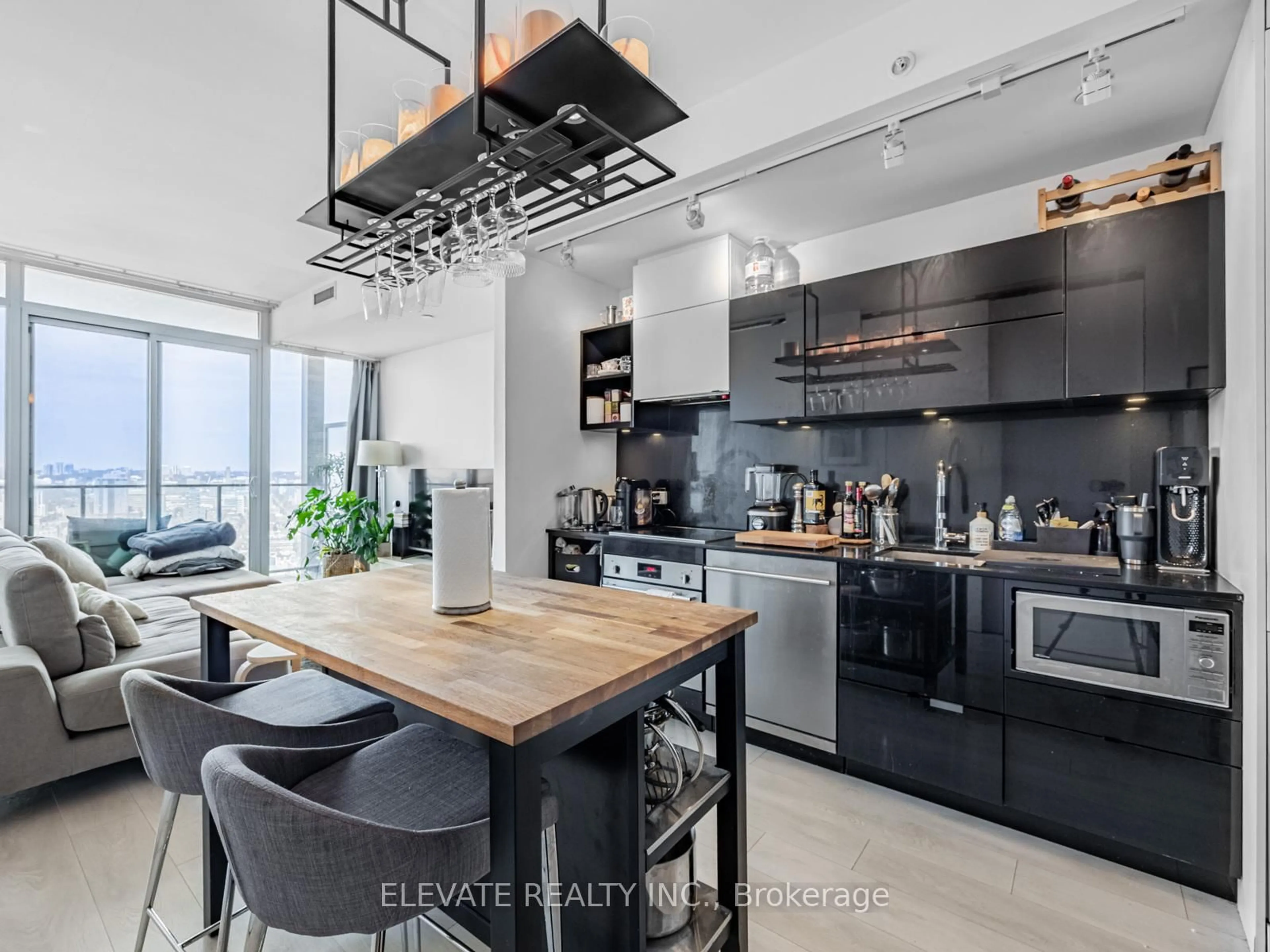 Open concept kitchen, unknown for 125 Peter St #3104, Toronto Ontario M5V 2G9