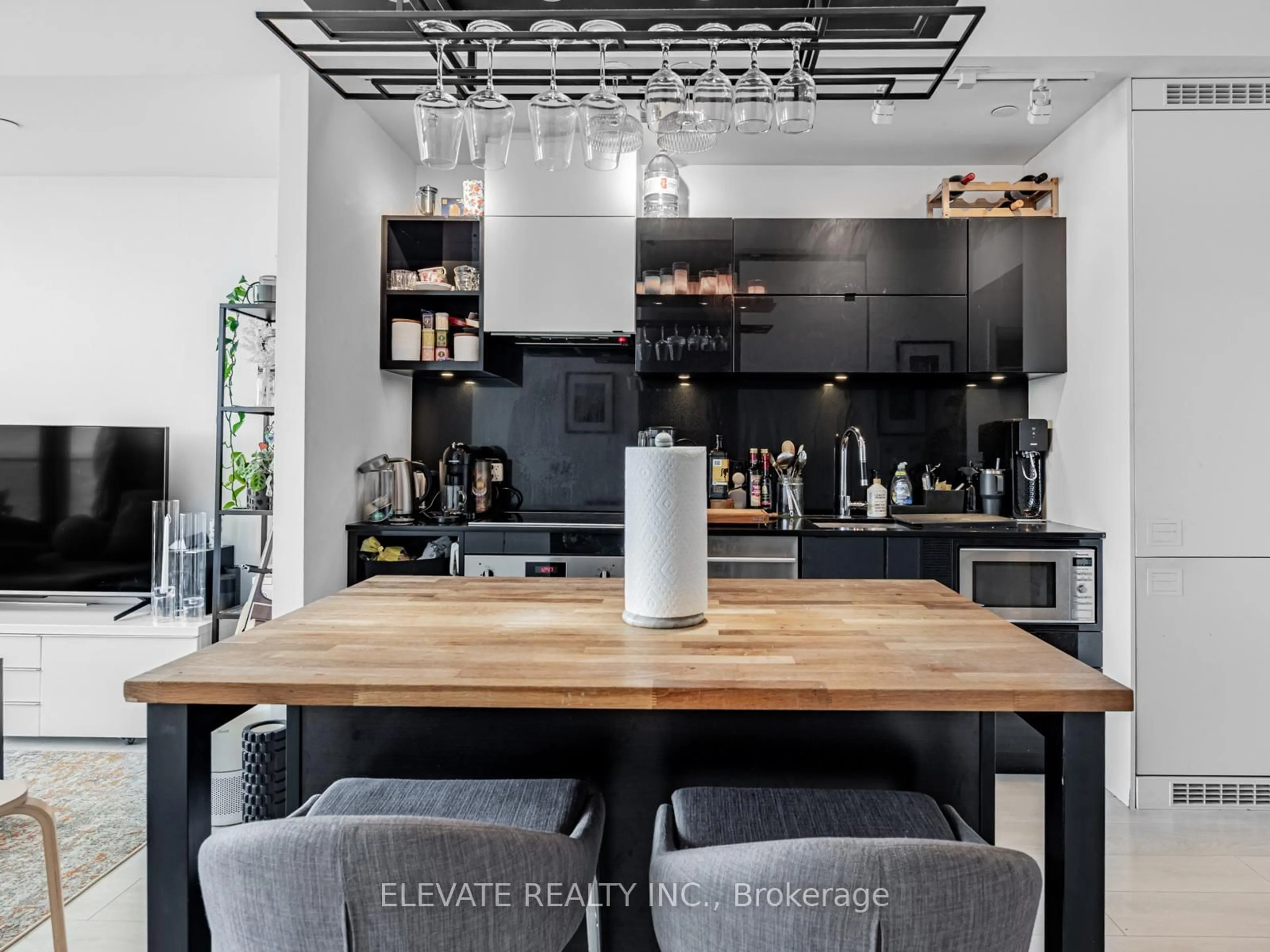 Contemporary kitchen, unknown for 125 Peter St #3104, Toronto Ontario M5V 2G9