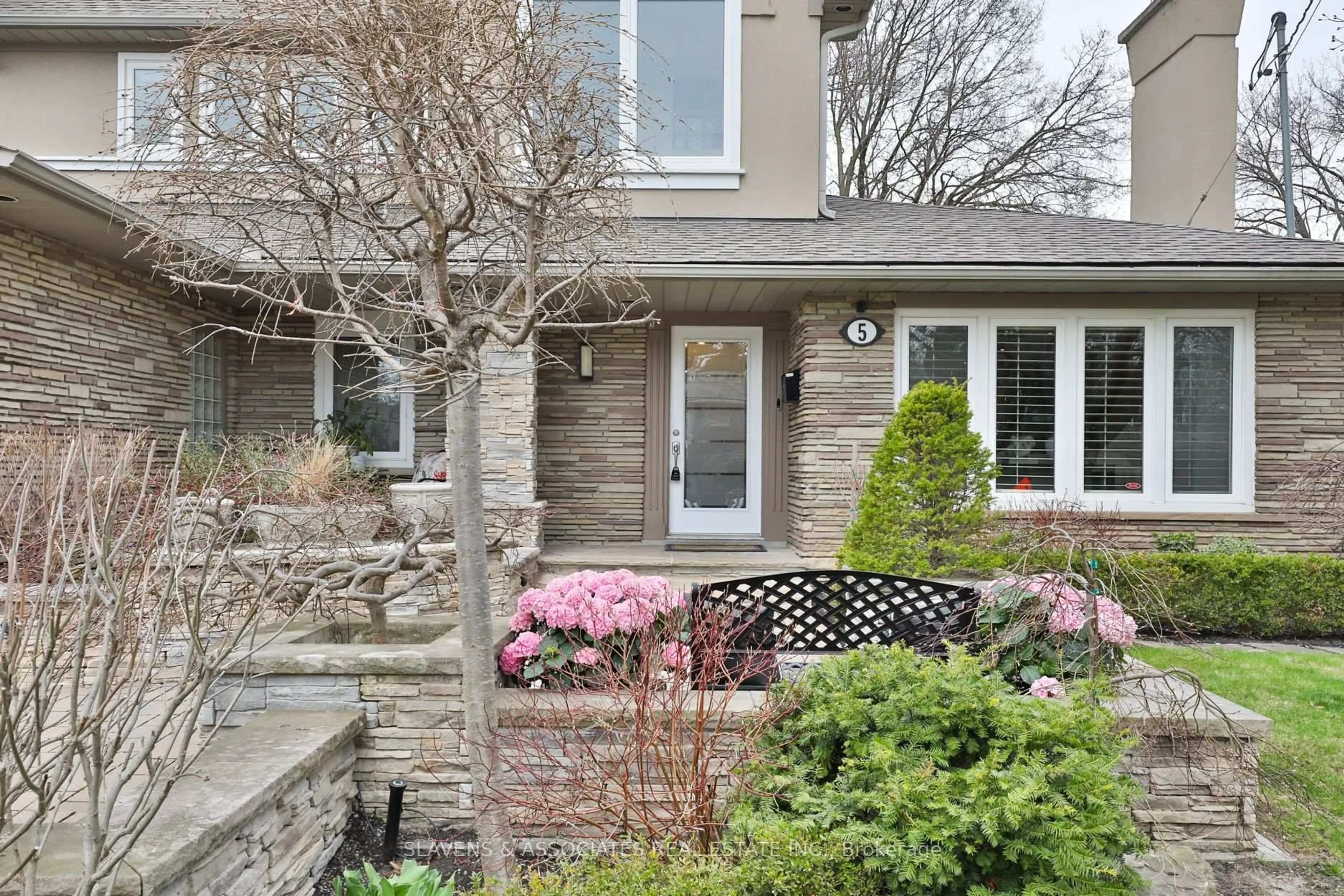 Home with brick exterior material, street for 5 Heathview Ave, Toronto Ontario M2K 2B9