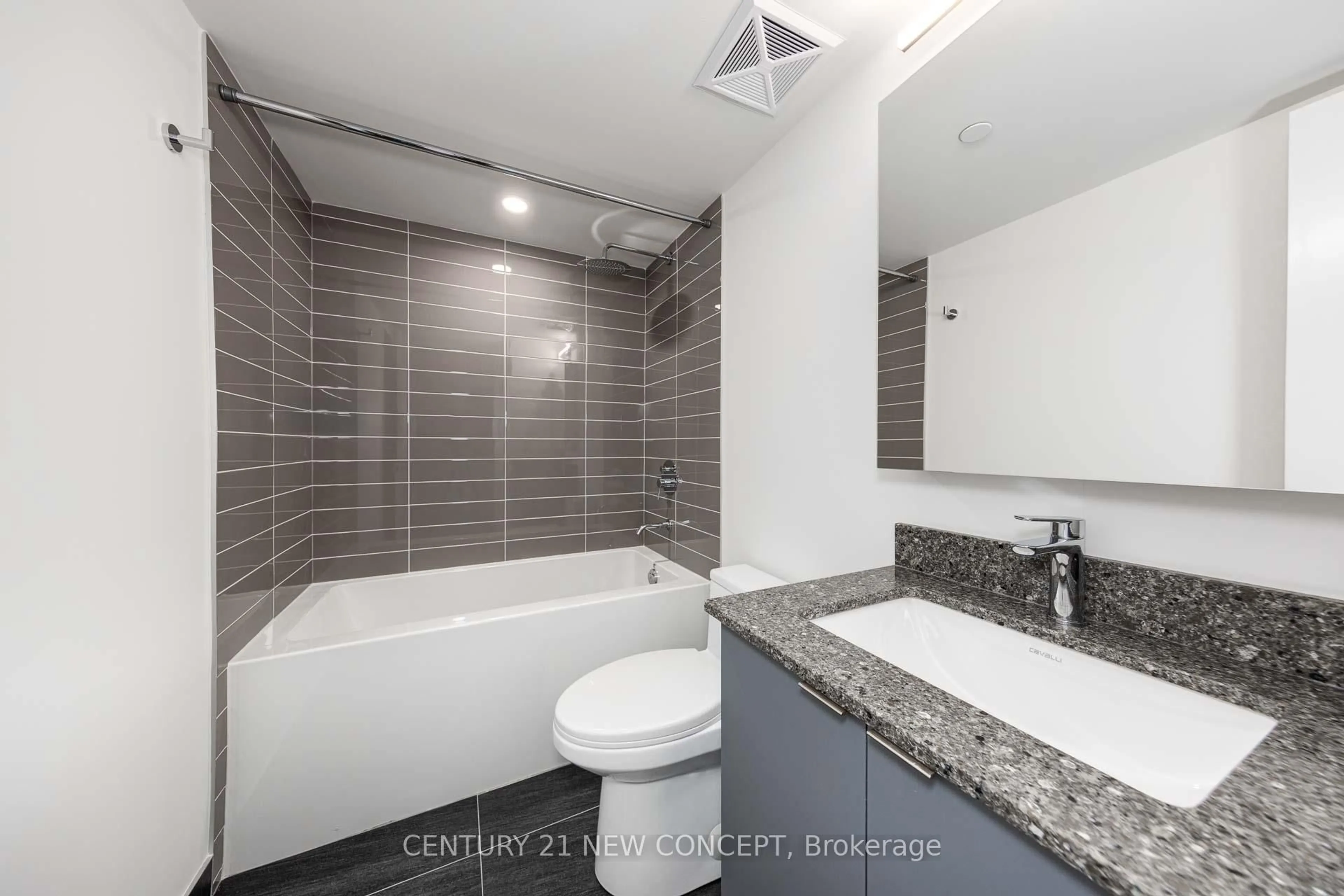 Standard bathroom, ceramic/tile floor for 500 Wilson Ave #1122, Toronto Ontario M3H 0E5
