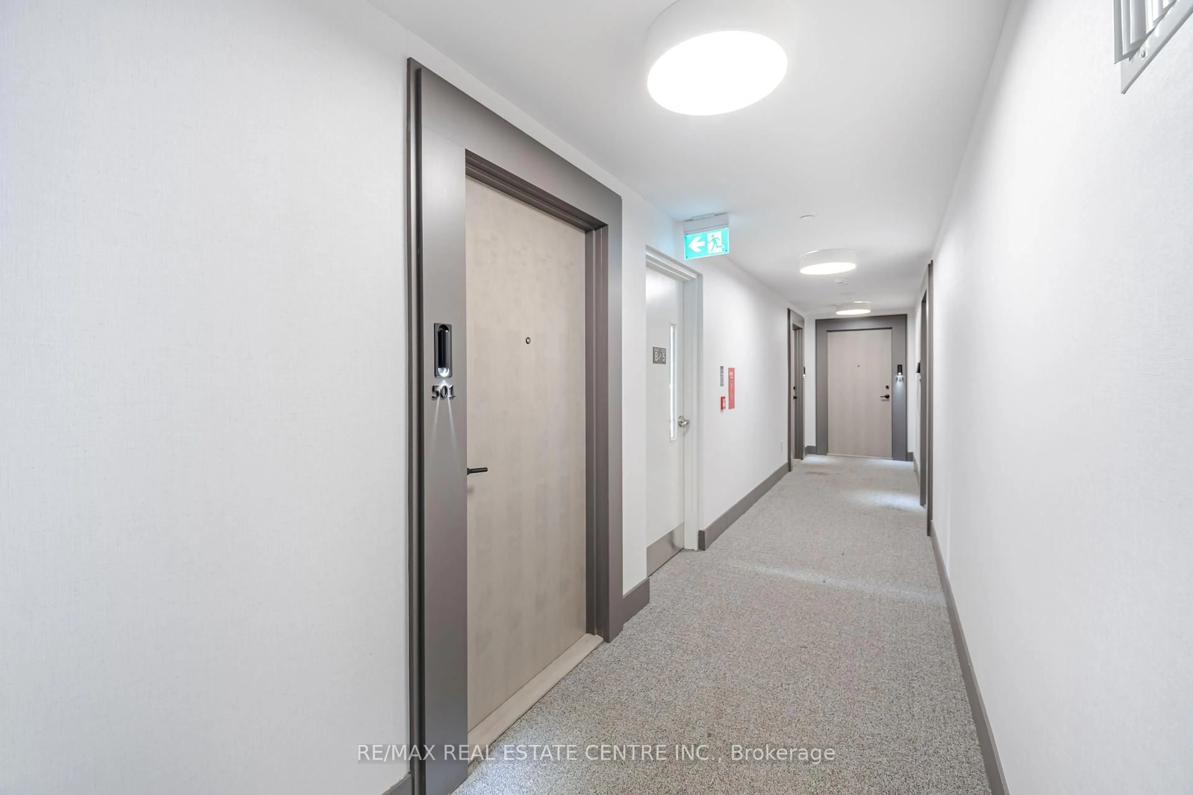 Indoor foyer for 130 River St #501, Toronto Ontario M5A 0R8