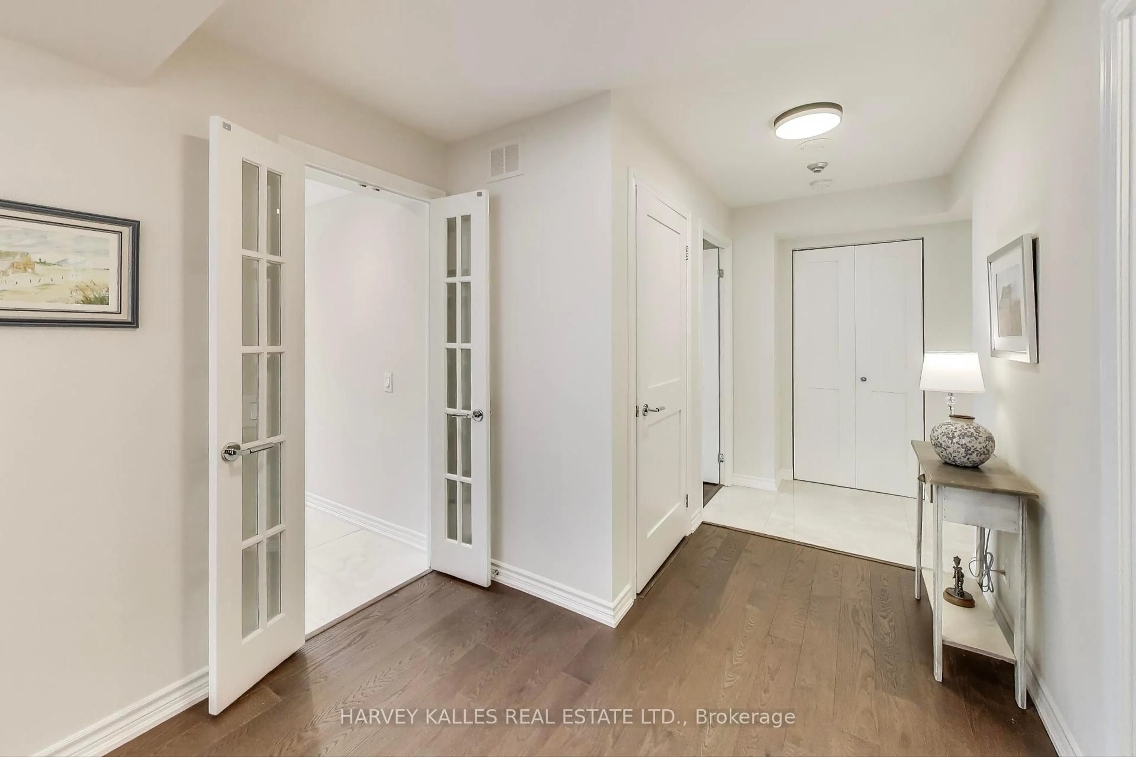 Indoor entryway for 265 Ridley Blvd #803, Toronto Ontario M5M 4N8