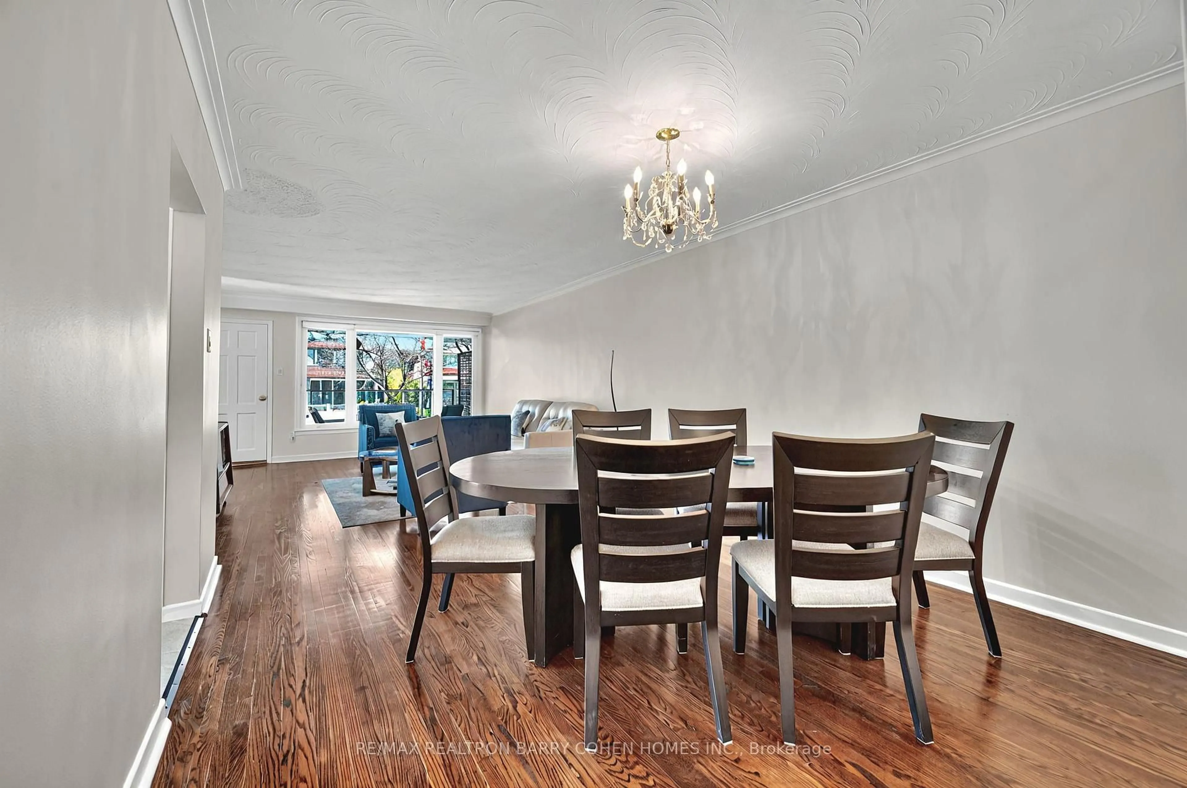 Dining room, wood/laminate floor for 101 Greenbush Rd, Toronto Ontario M2M 1P5