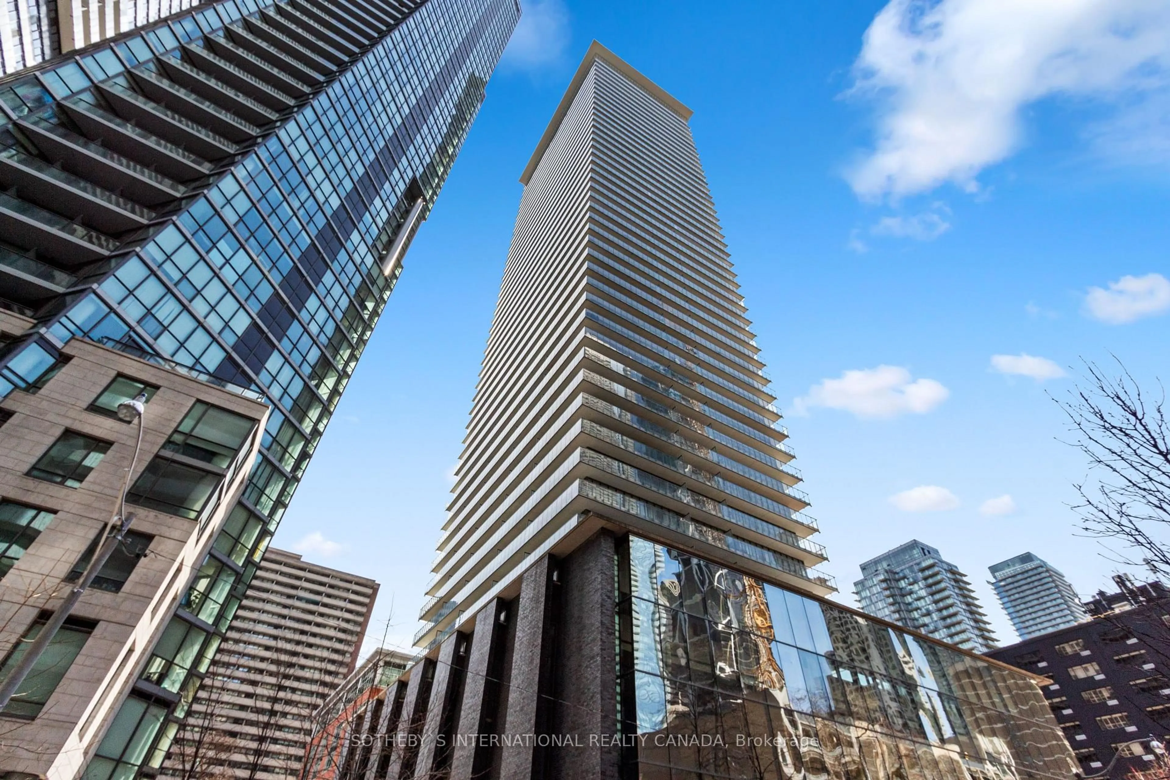 Unknown for 33 Charles St #1605, Toronto Ontario M4Y 0A2