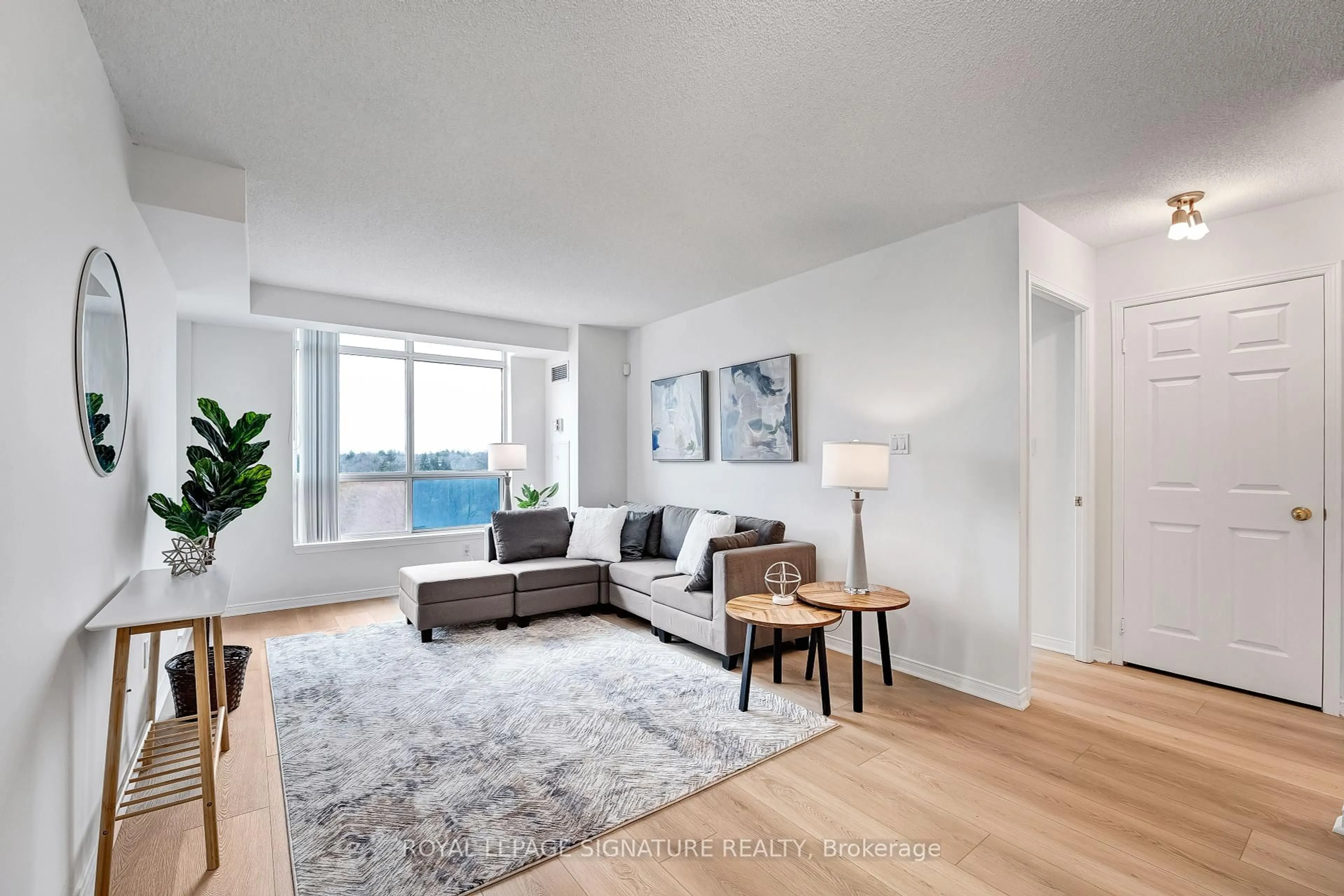 Living room with furniture, unknown for 233 Beecroft Rd #915, Toronto Ontario M2N 6Z9