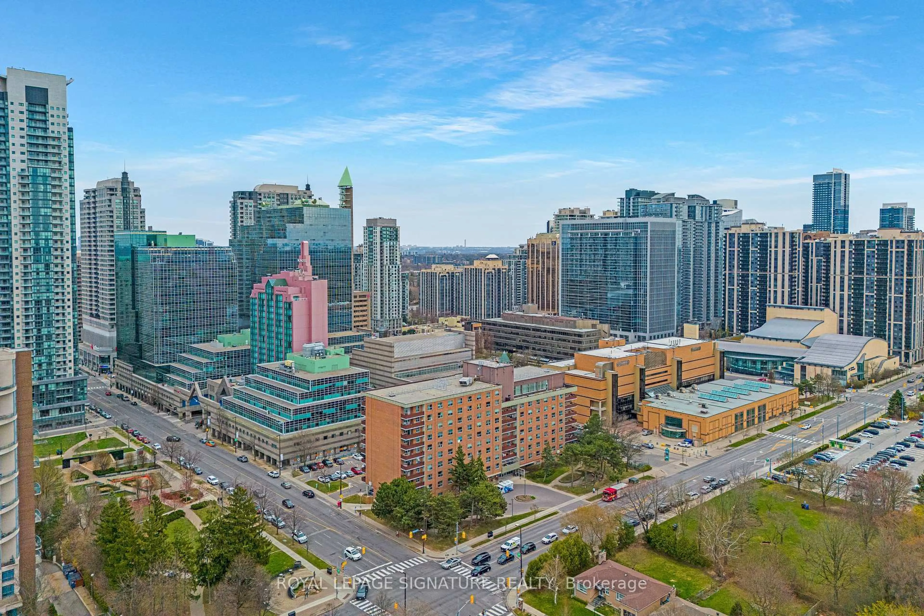 A pic from outside/outdoor area/front of a property/back of a property/a pic from drone, city buildings view from balcony for 233 Beecroft Rd #915, Toronto Ontario M2N 6Z9