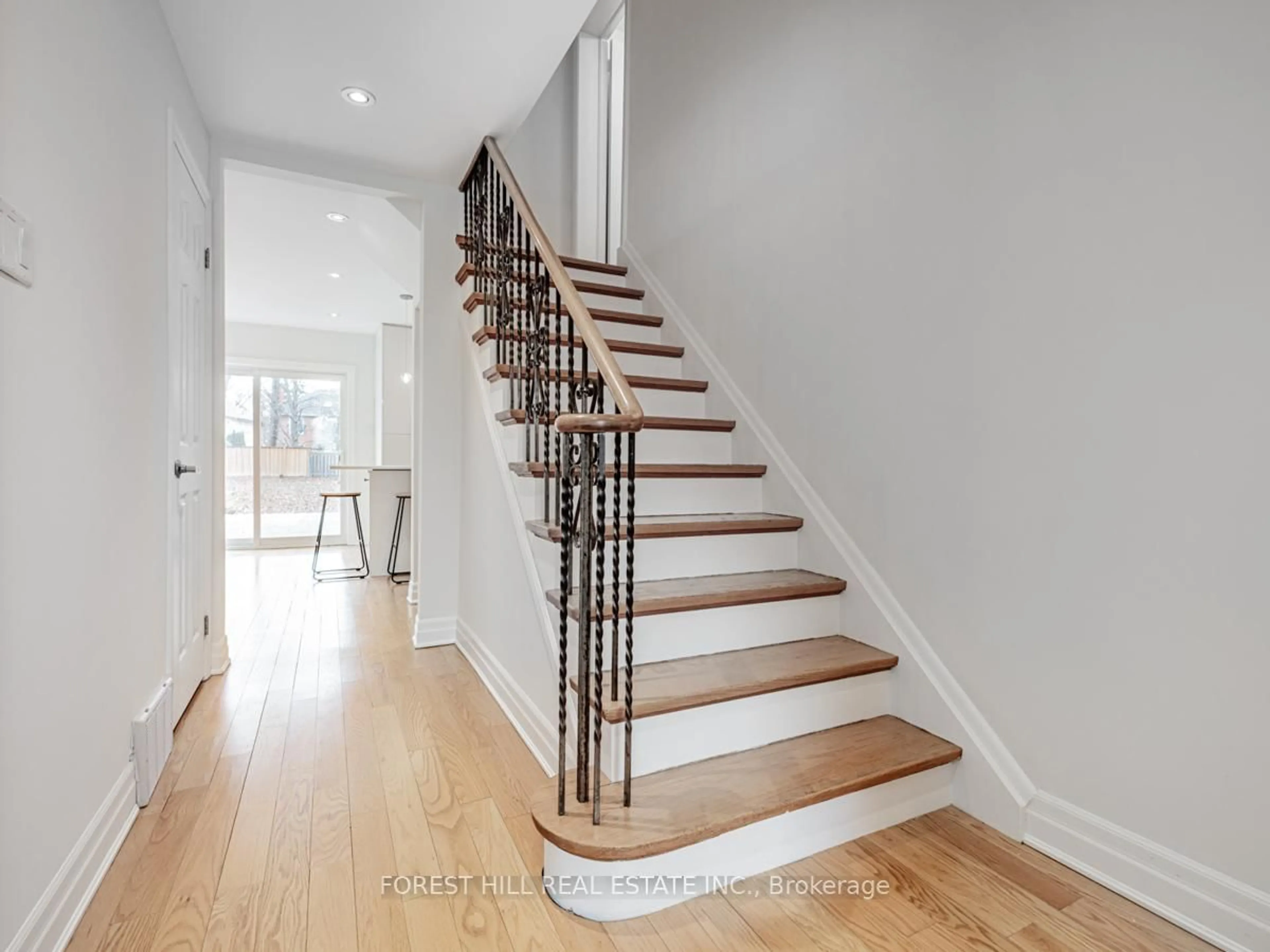 Stairs for 142 Delhi Ave, Toronto Ontario M3H 1A6