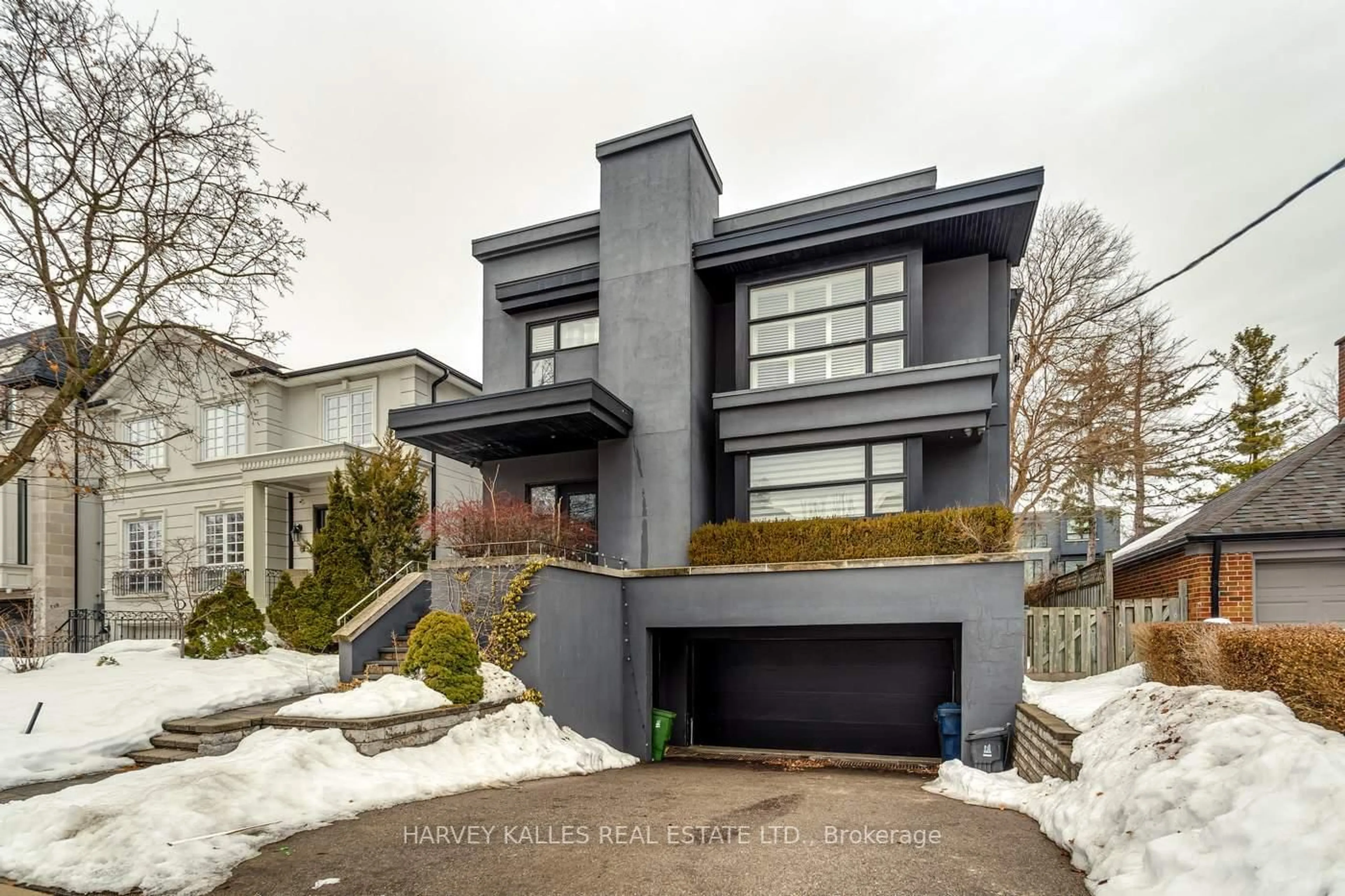 Home with brick exterior material, street for 330 Brooke Ave, Toronto Ontario M5M 2L3