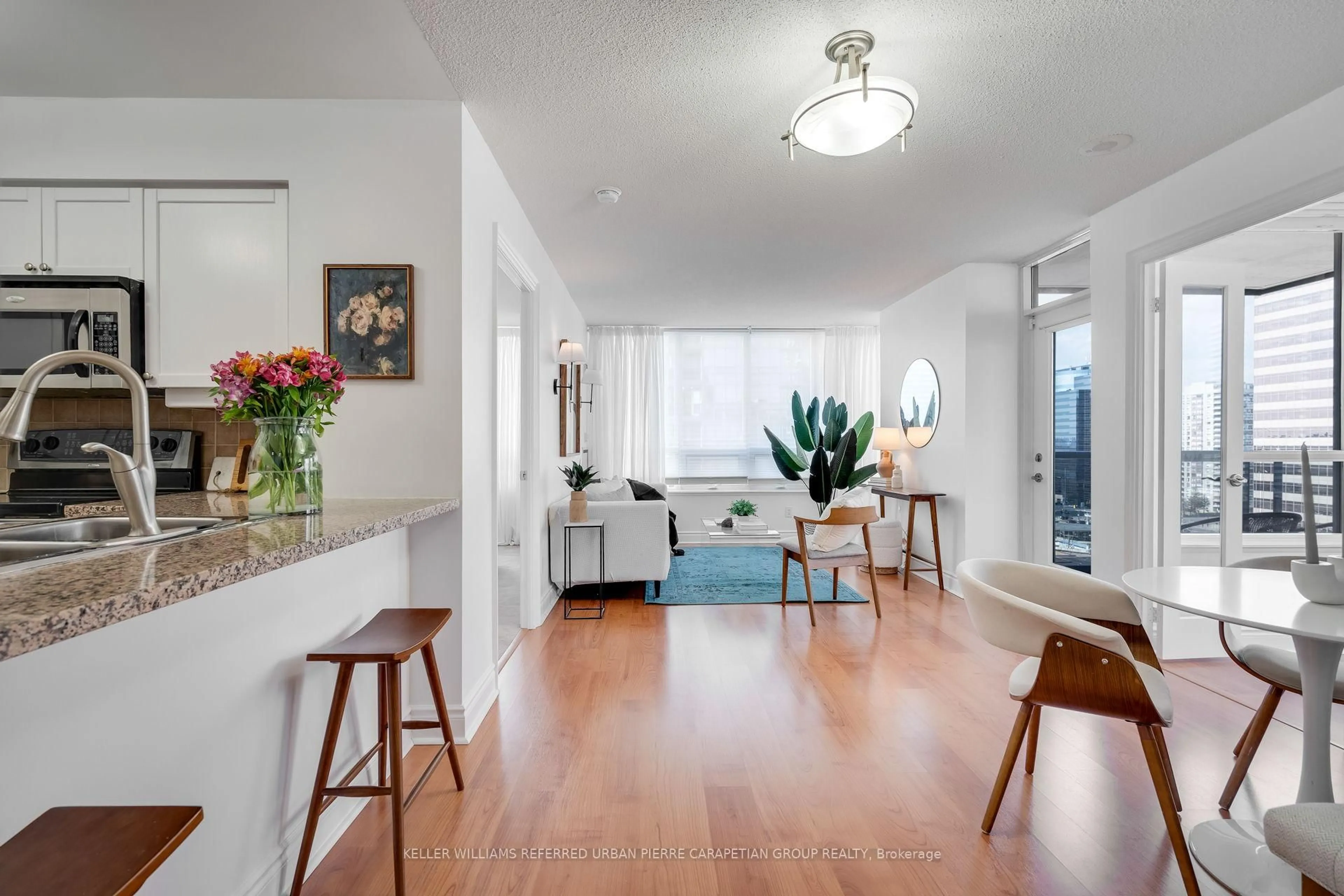 Indoor entryway for 15 Greenview Ave #1213, Toronto Ontario M2M 4M7