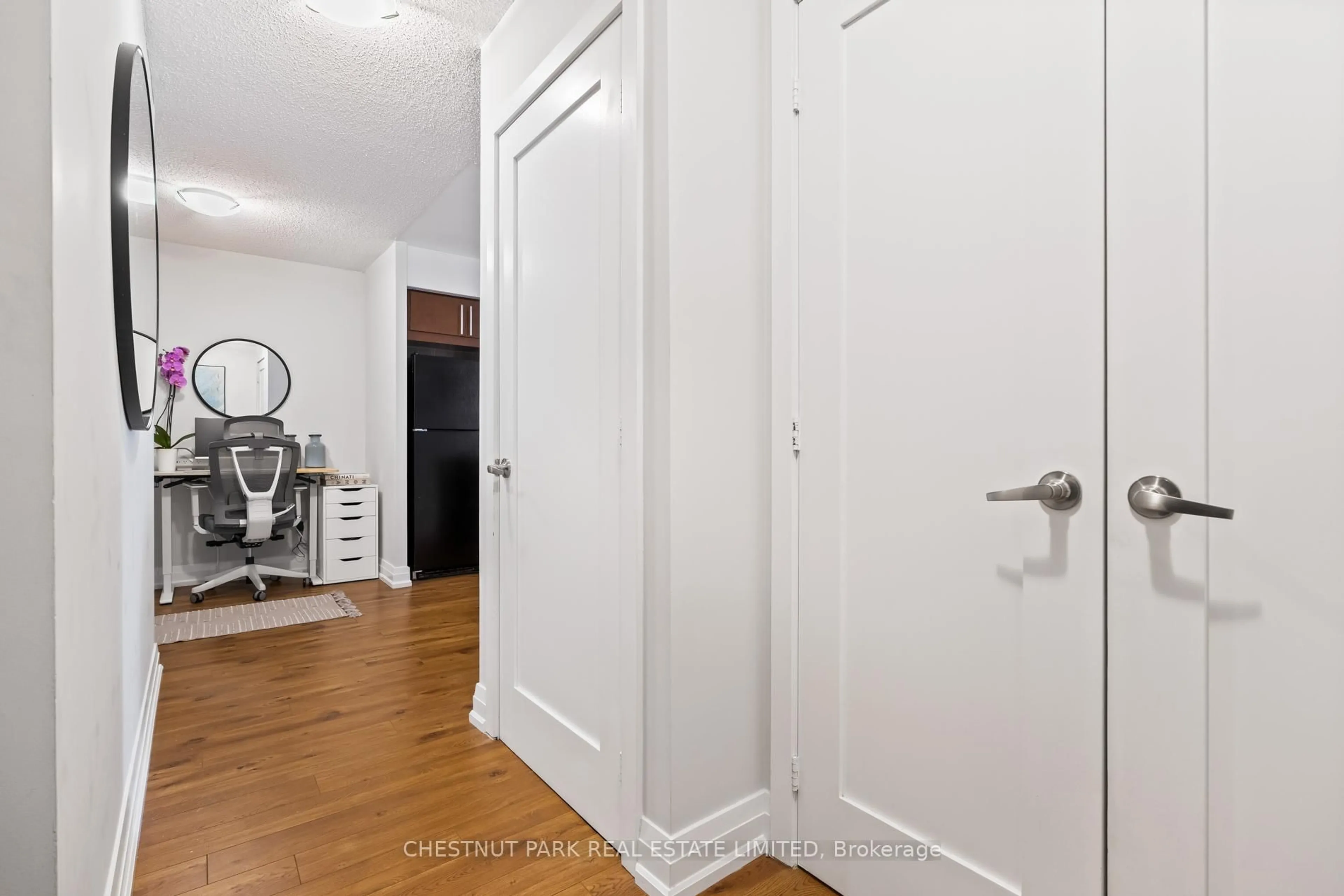 Indoor entryway for 20 Blue Jays Way #920, Toronto Ontario M5V 3W6