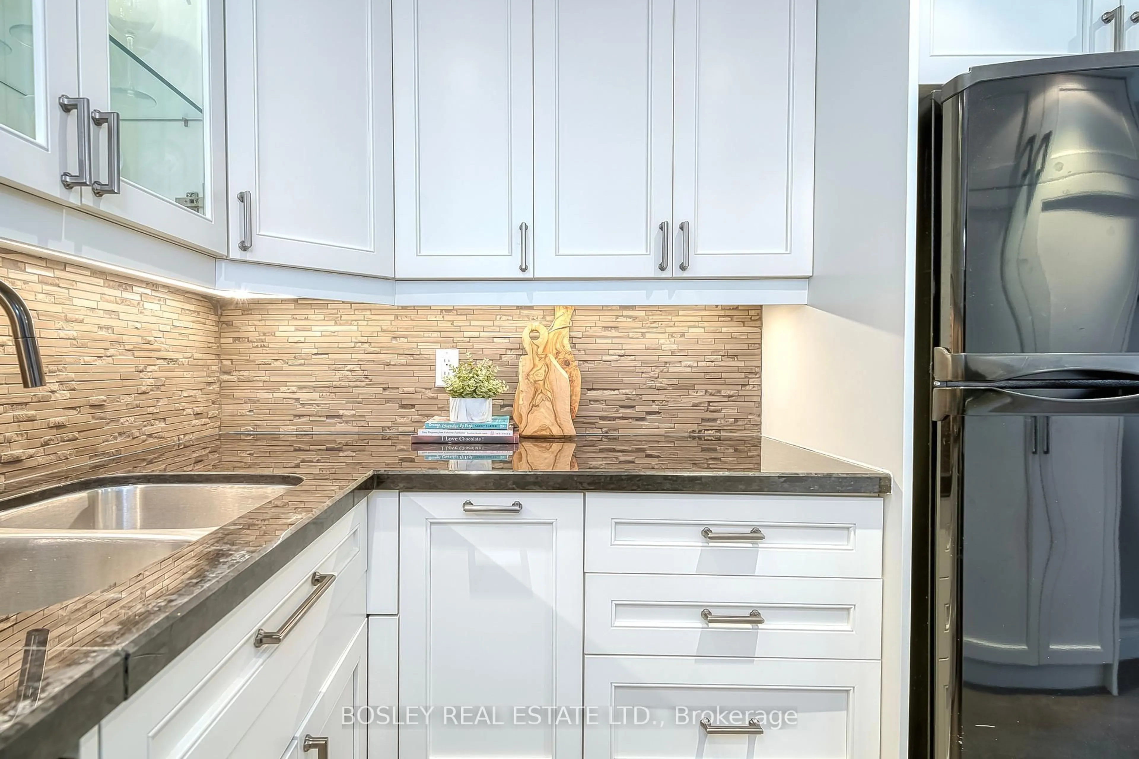 Contemporary kitchen, ceramic/tile floor for 135 George St #402, Toronto Ontario M5A 4E8