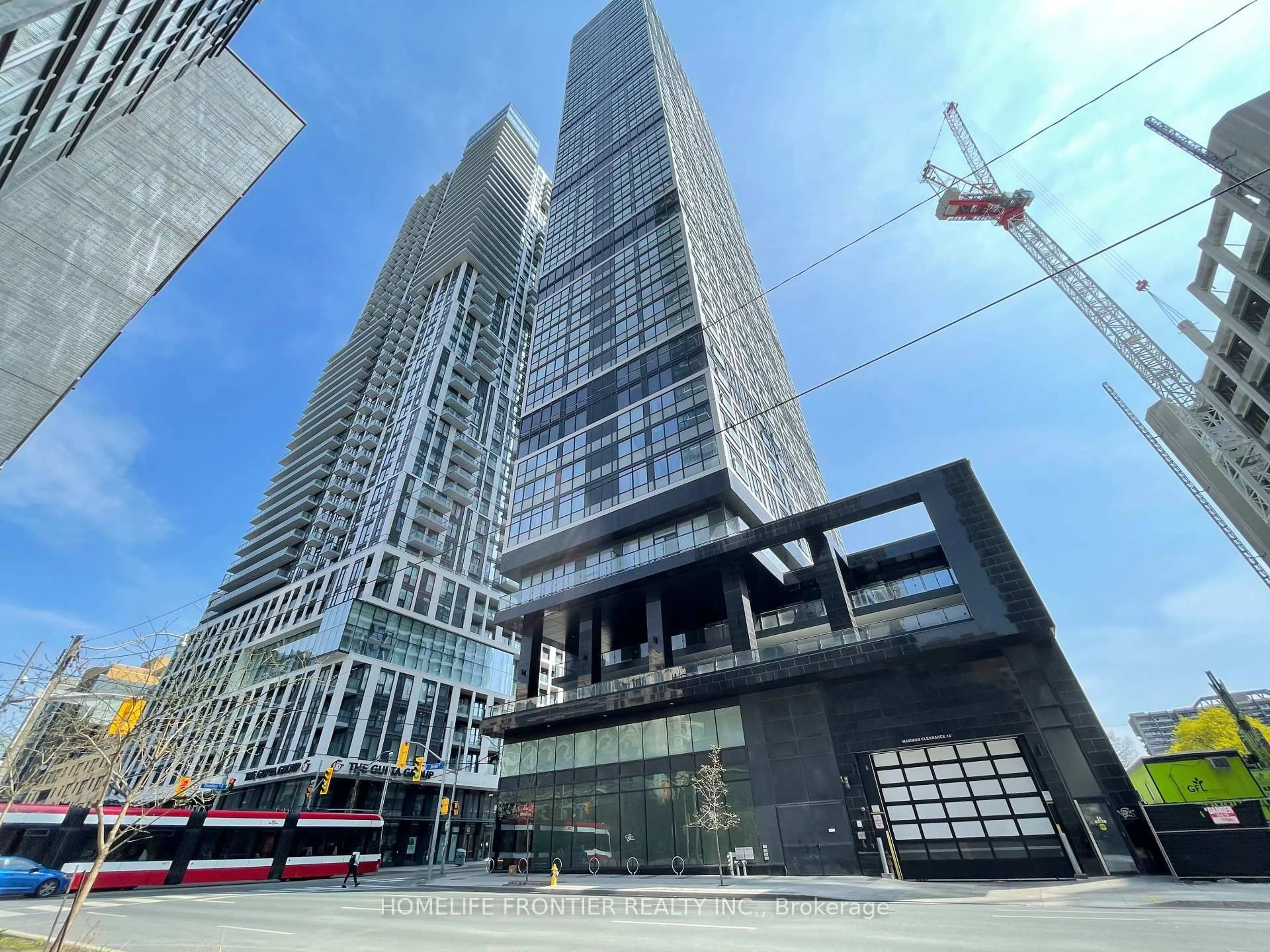 Indoor foyer for 181 Dundas St #4015, Toronto Ontario M5A 0N5