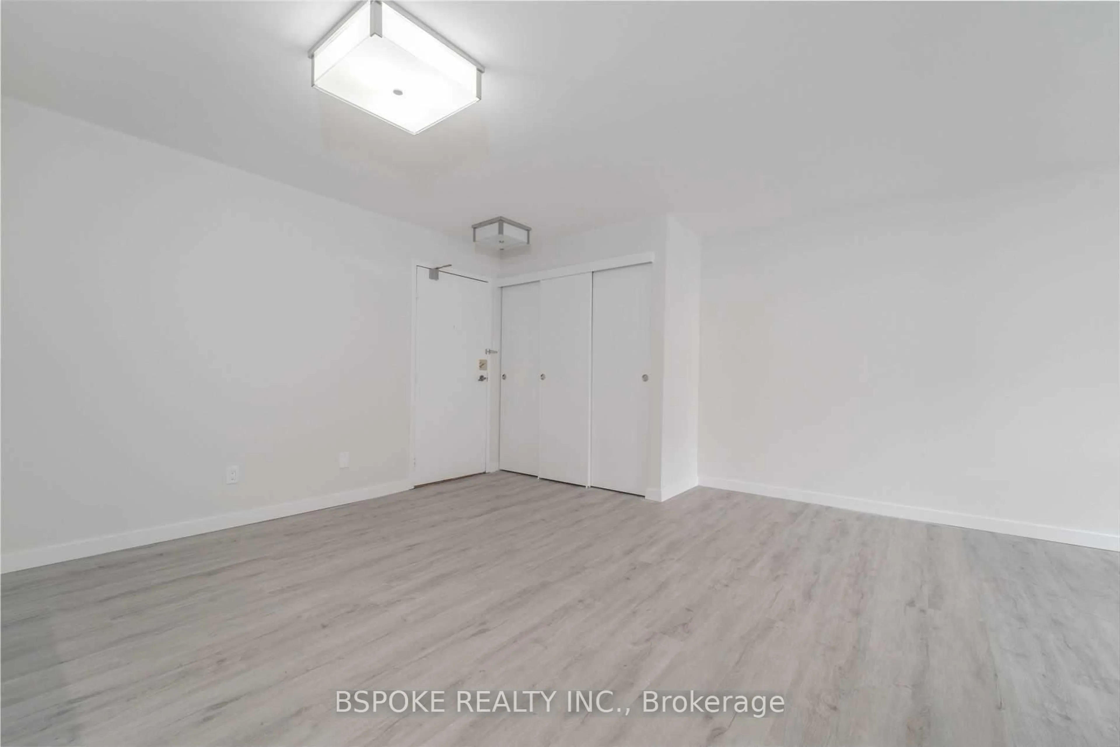 A pic of a room for 105 McCaul St #204, Toronto Ontario M5T 2X4