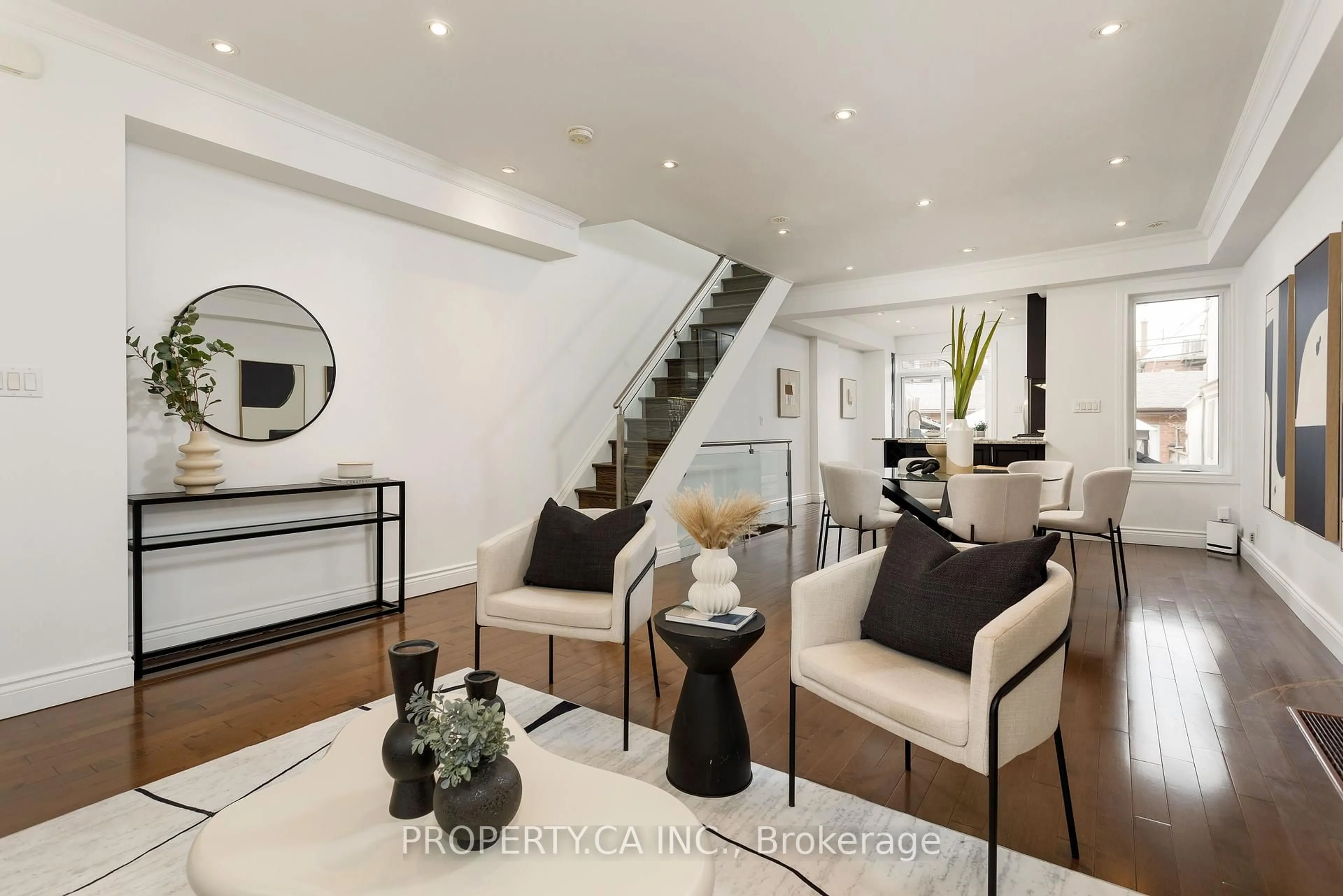 Living room with furniture, unknown for 487 Roxton Rd, Toronto Ontario M6G 3R5