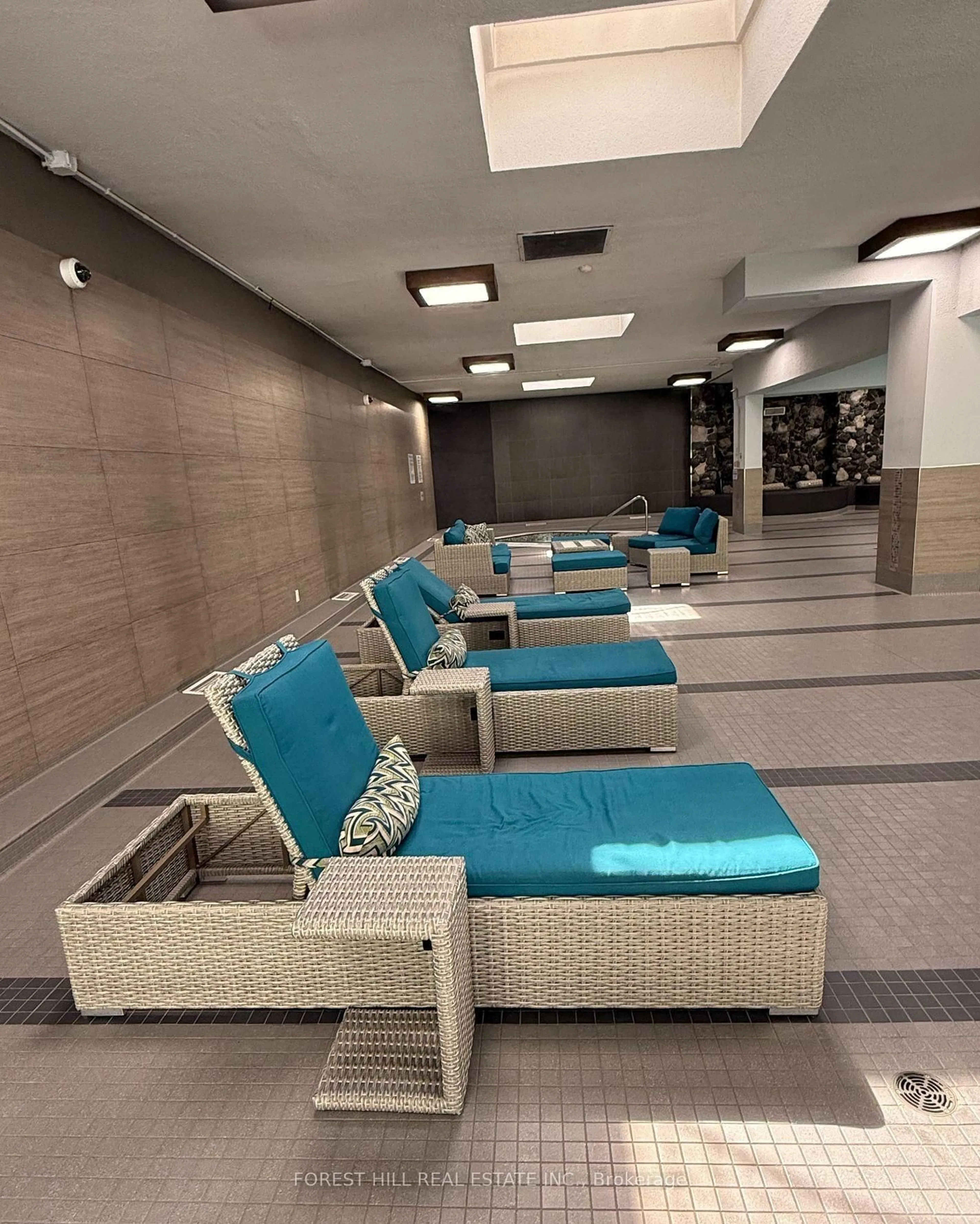 Lobby for 8 Granby St, Toronto Ontario M5B 2J5